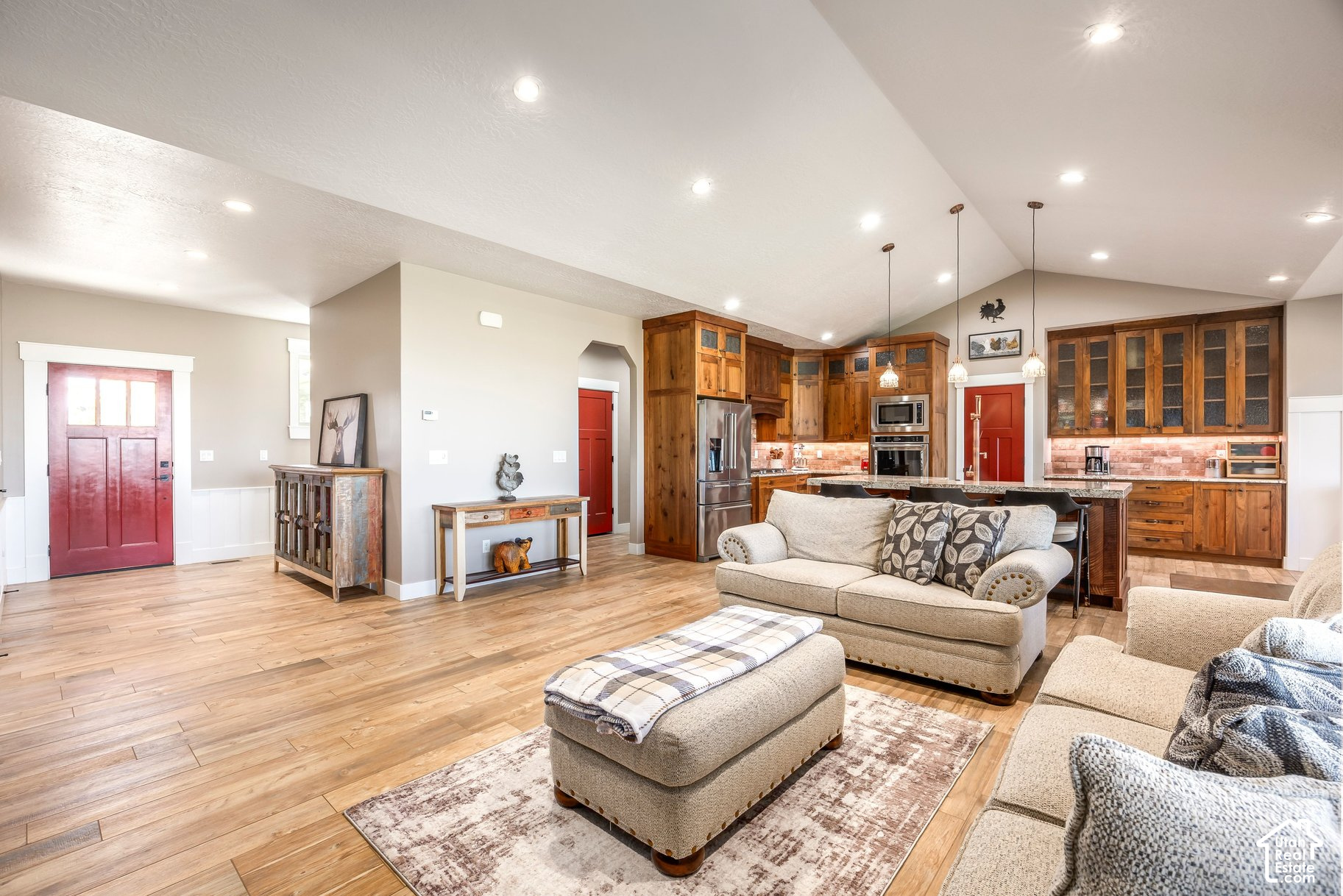 main property photo 13