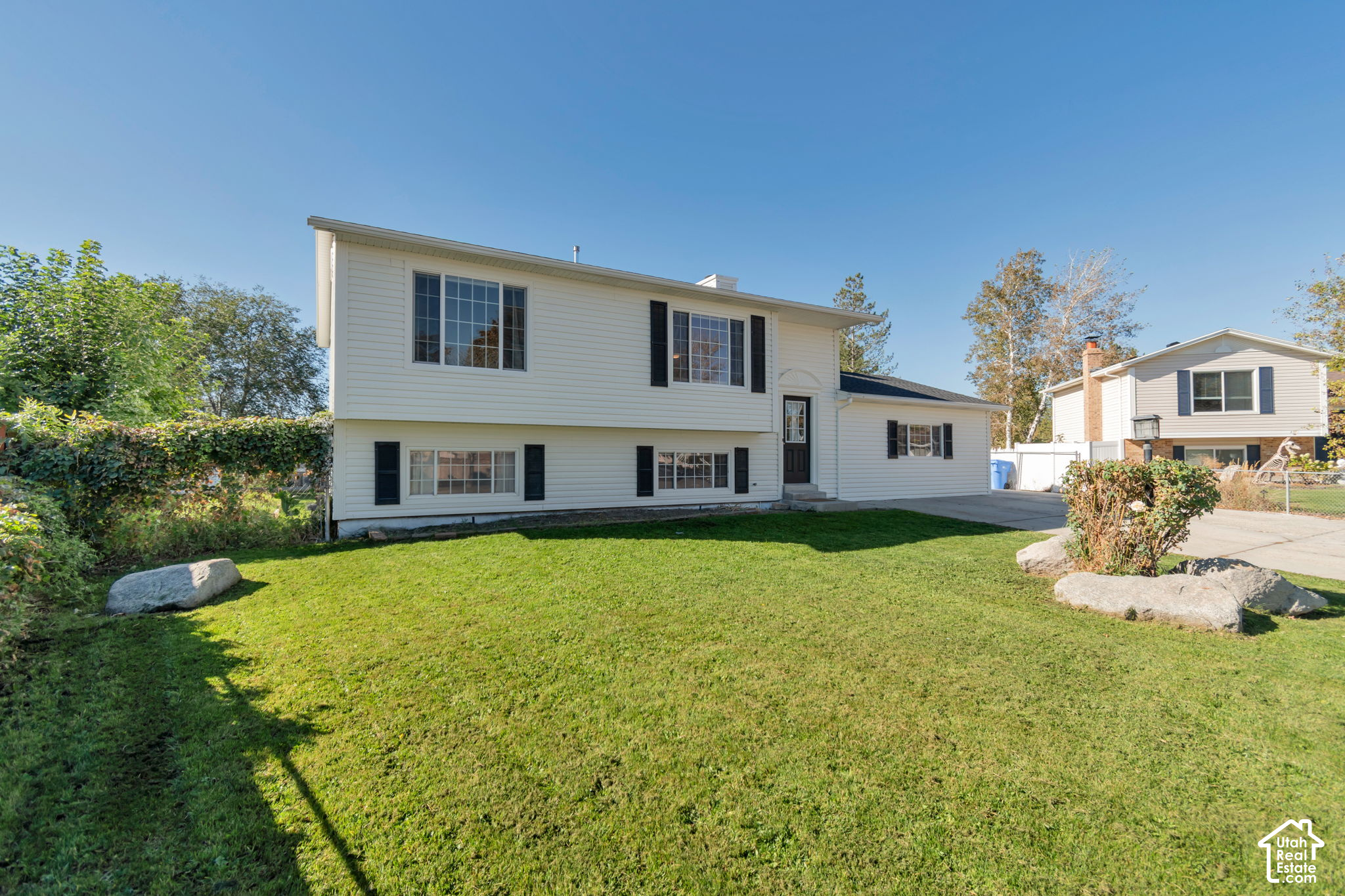 main property photo 24