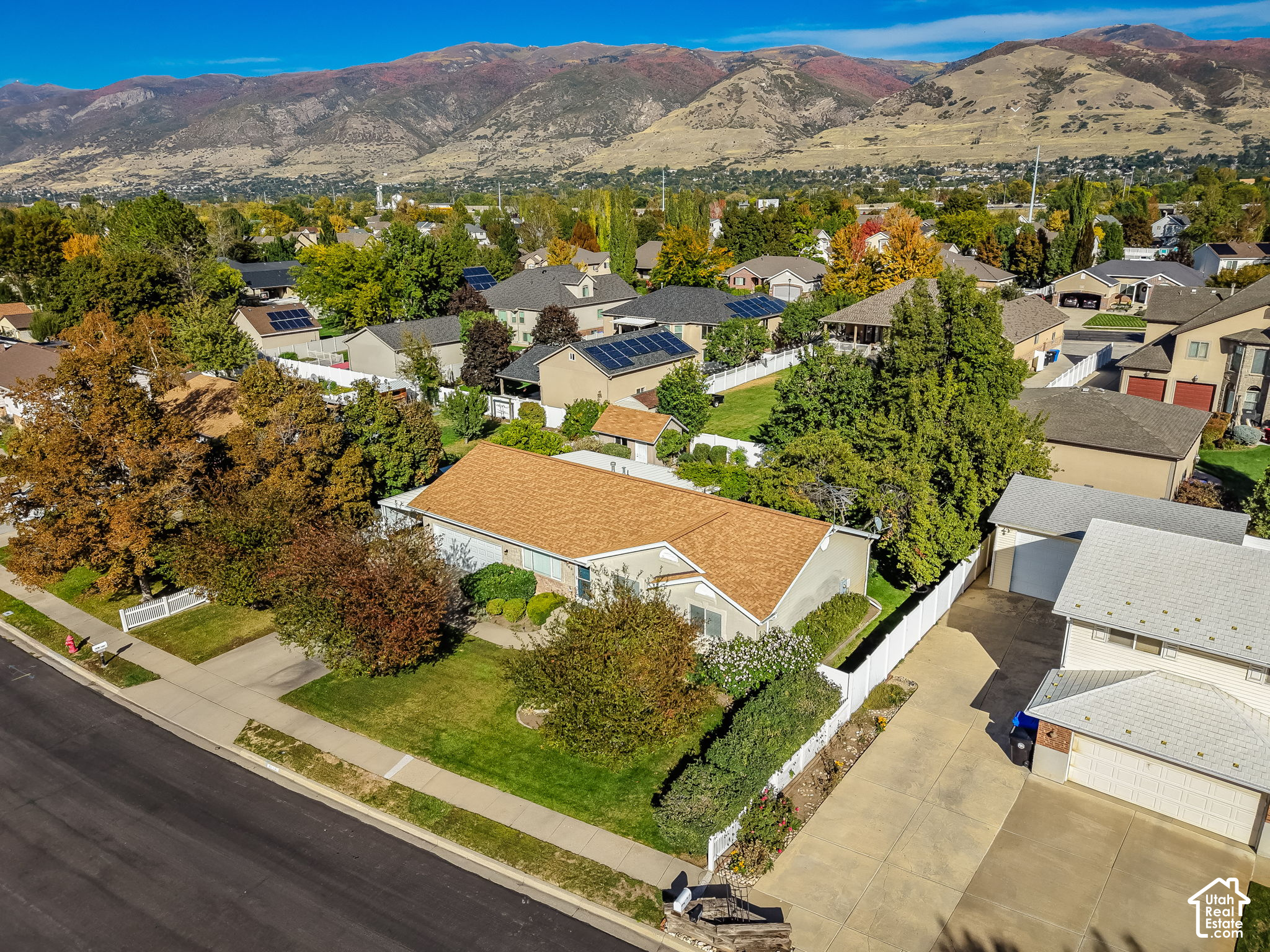 main property photo 34