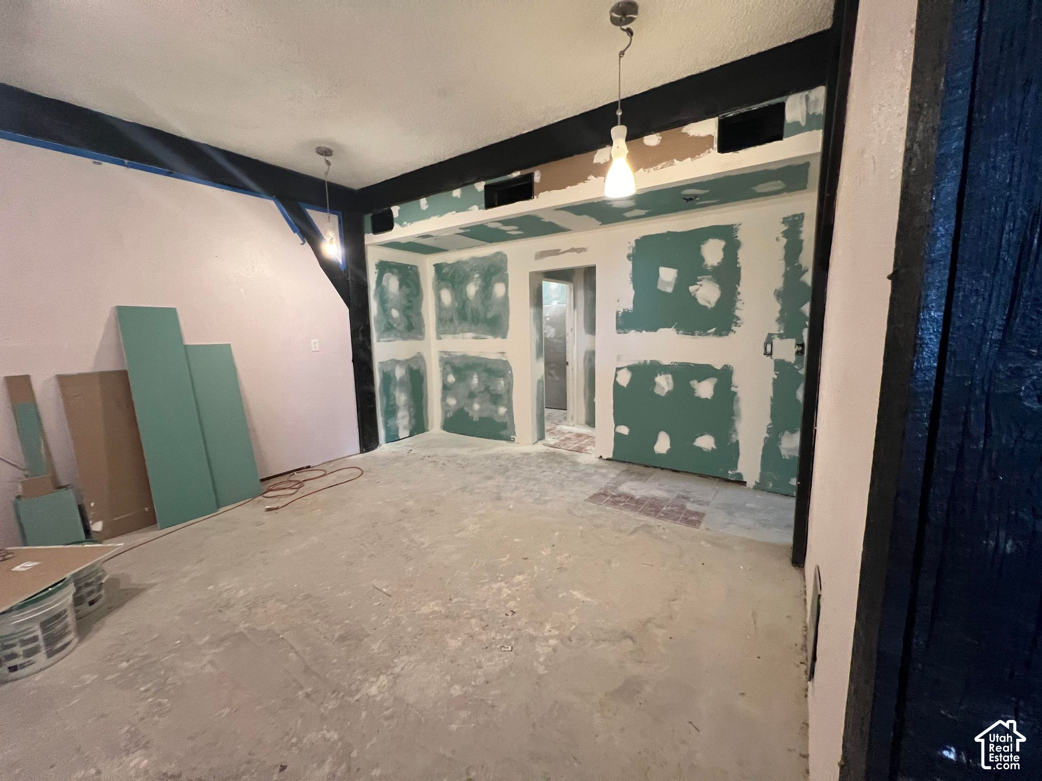 main property photo 9