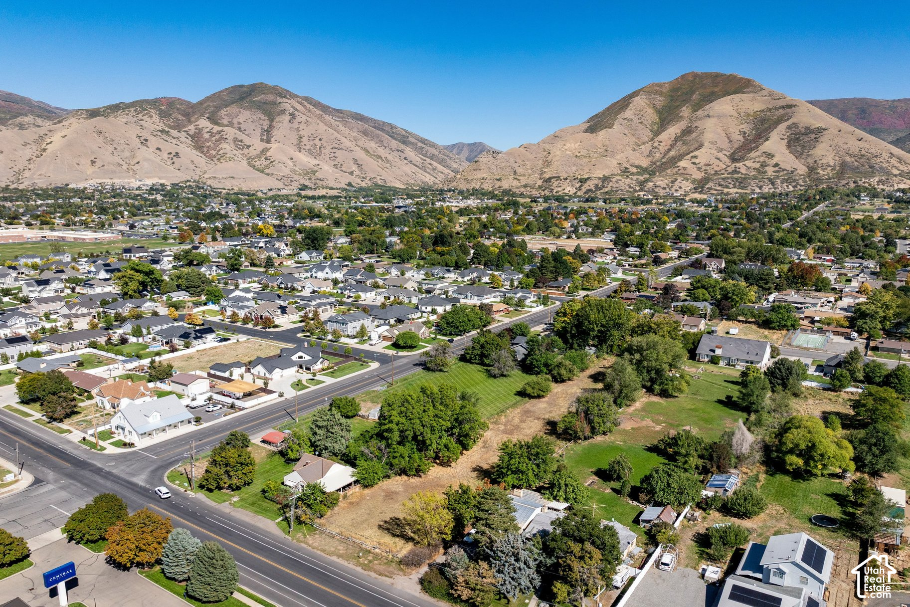 main property photo 11