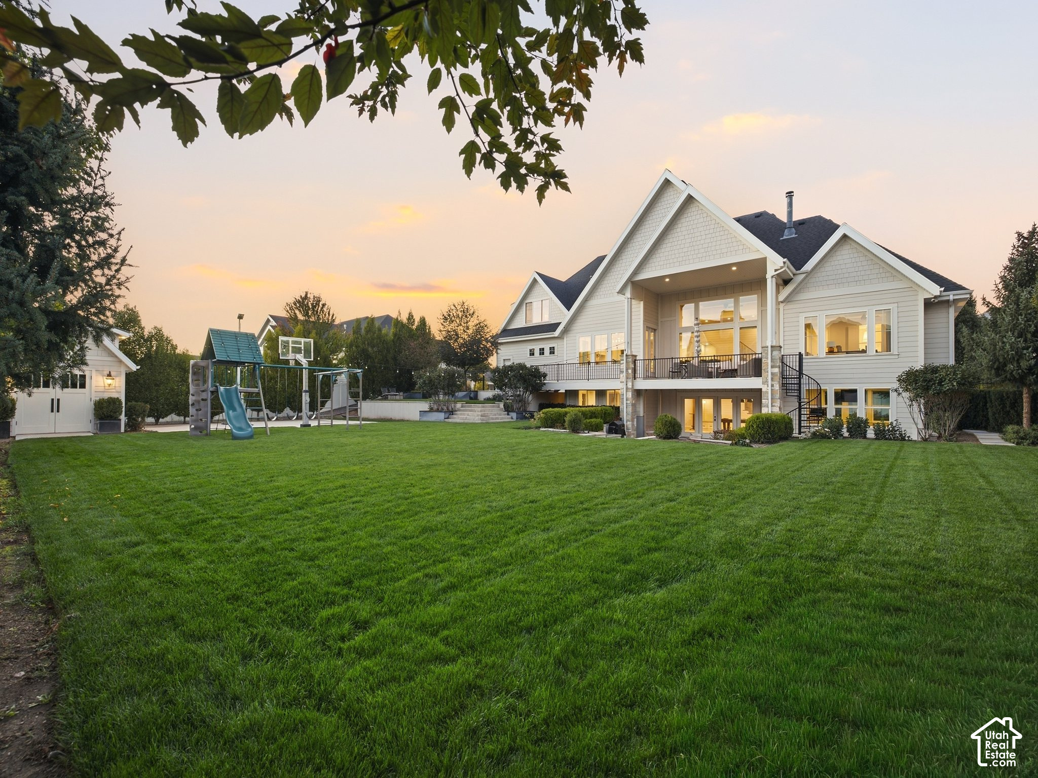 main property photo 37
