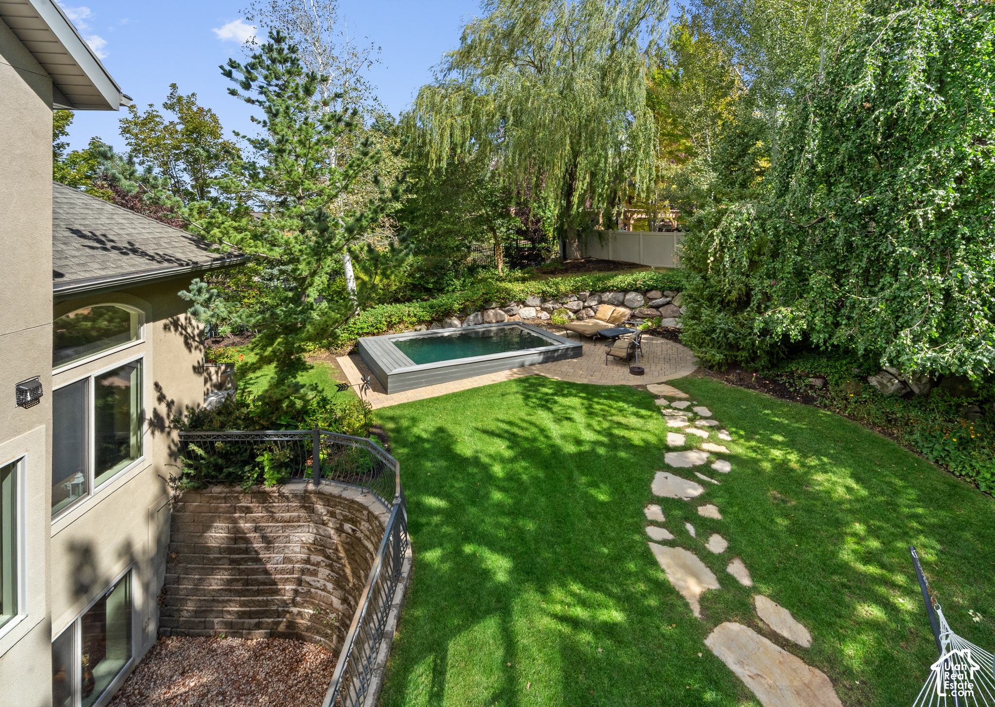 main property photo 17