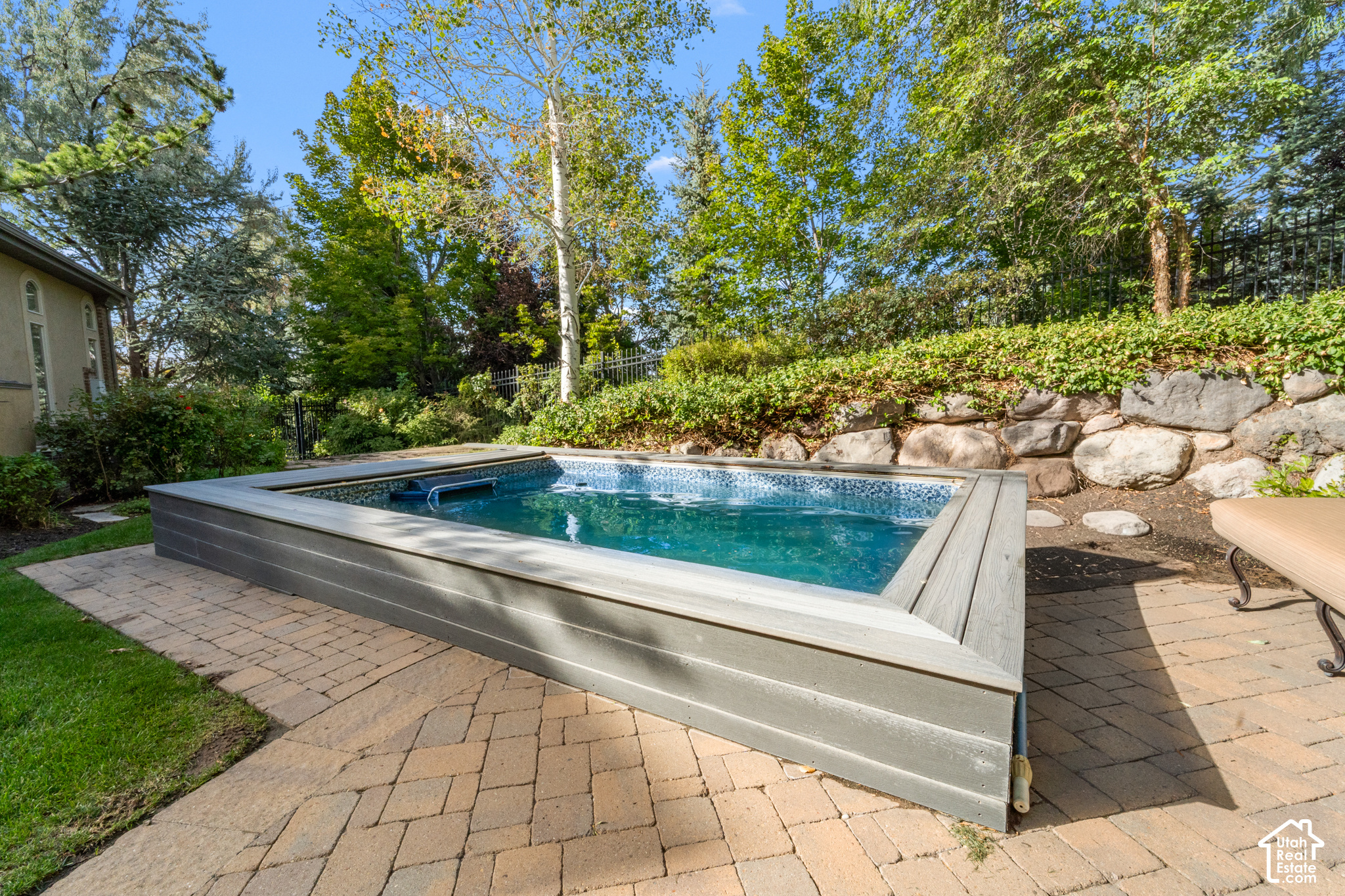 main property photo 75