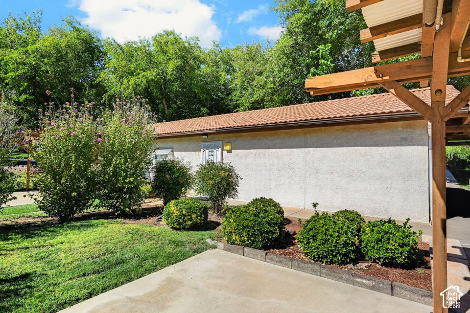 main property photo 22