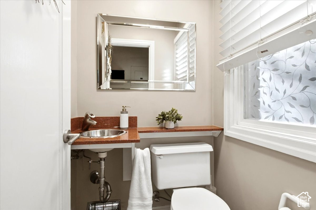 main property photo 13