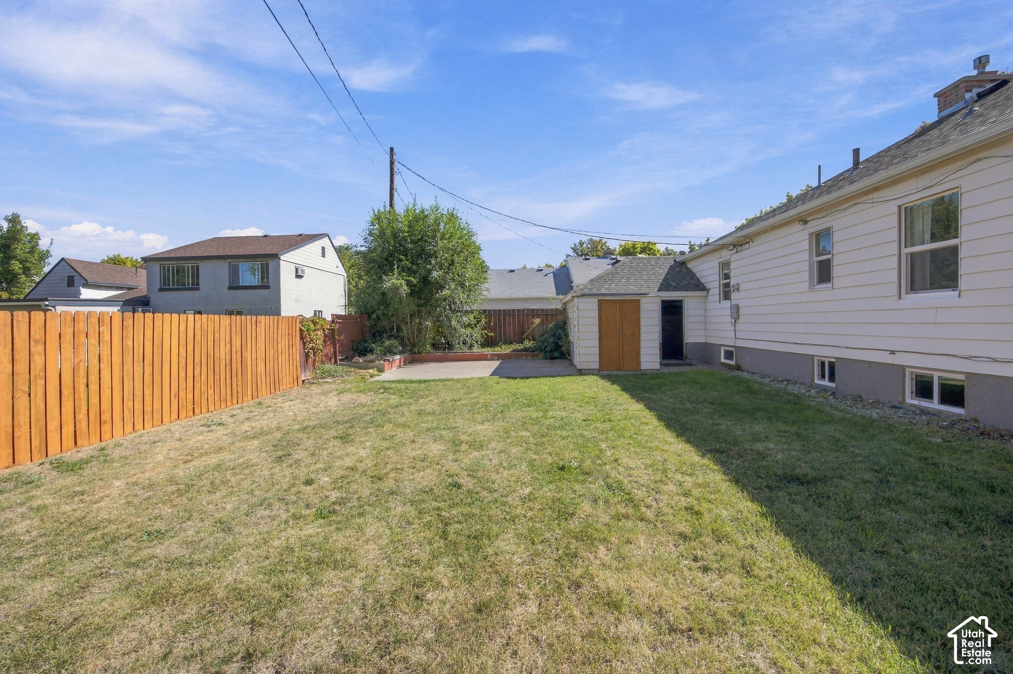 main property photo 28