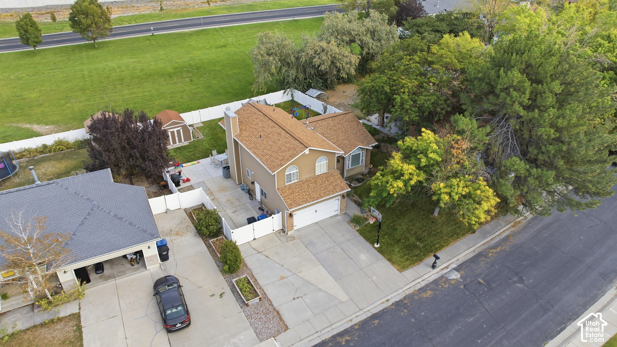 main property photo 35