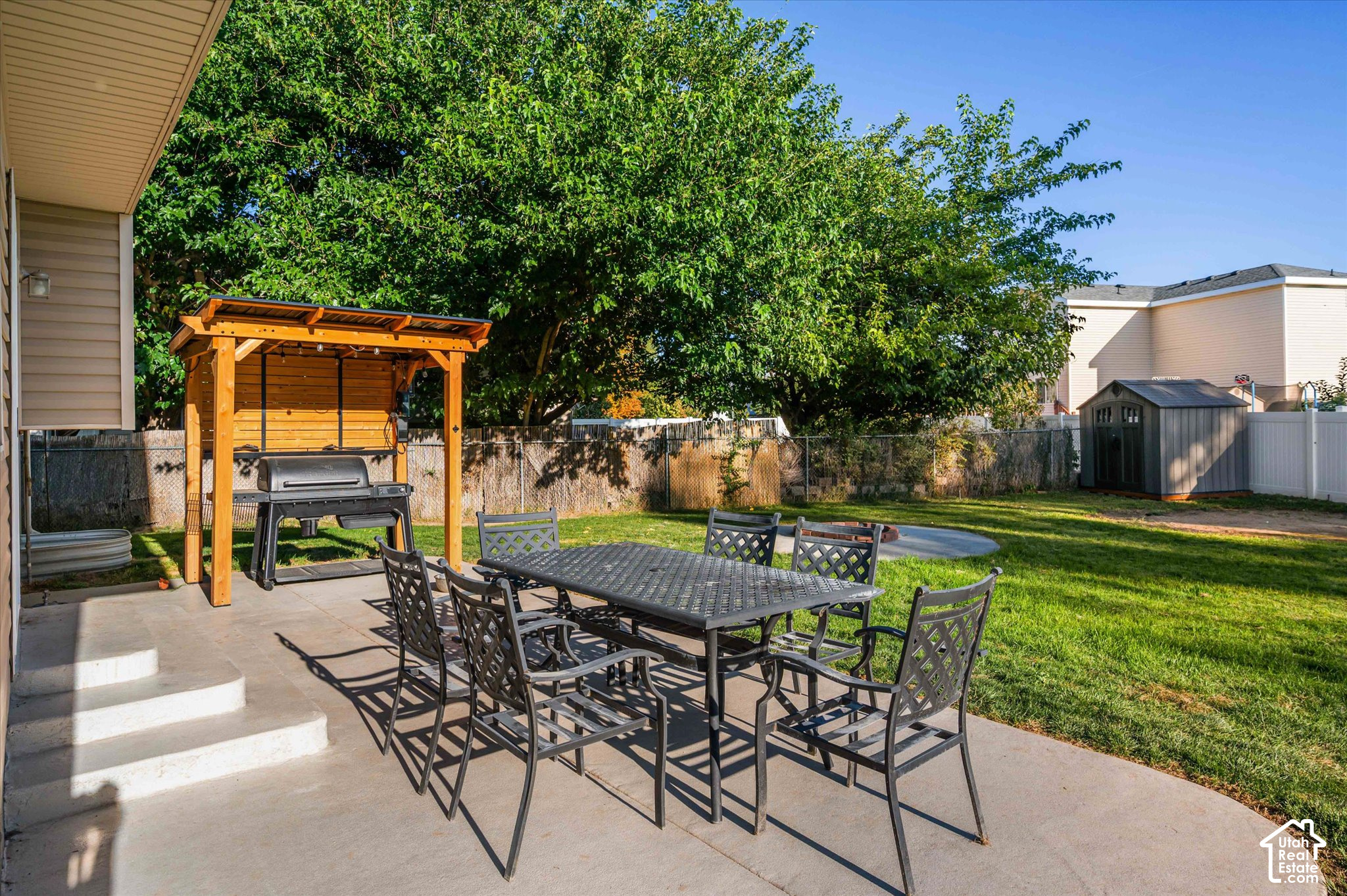 main property photo 41