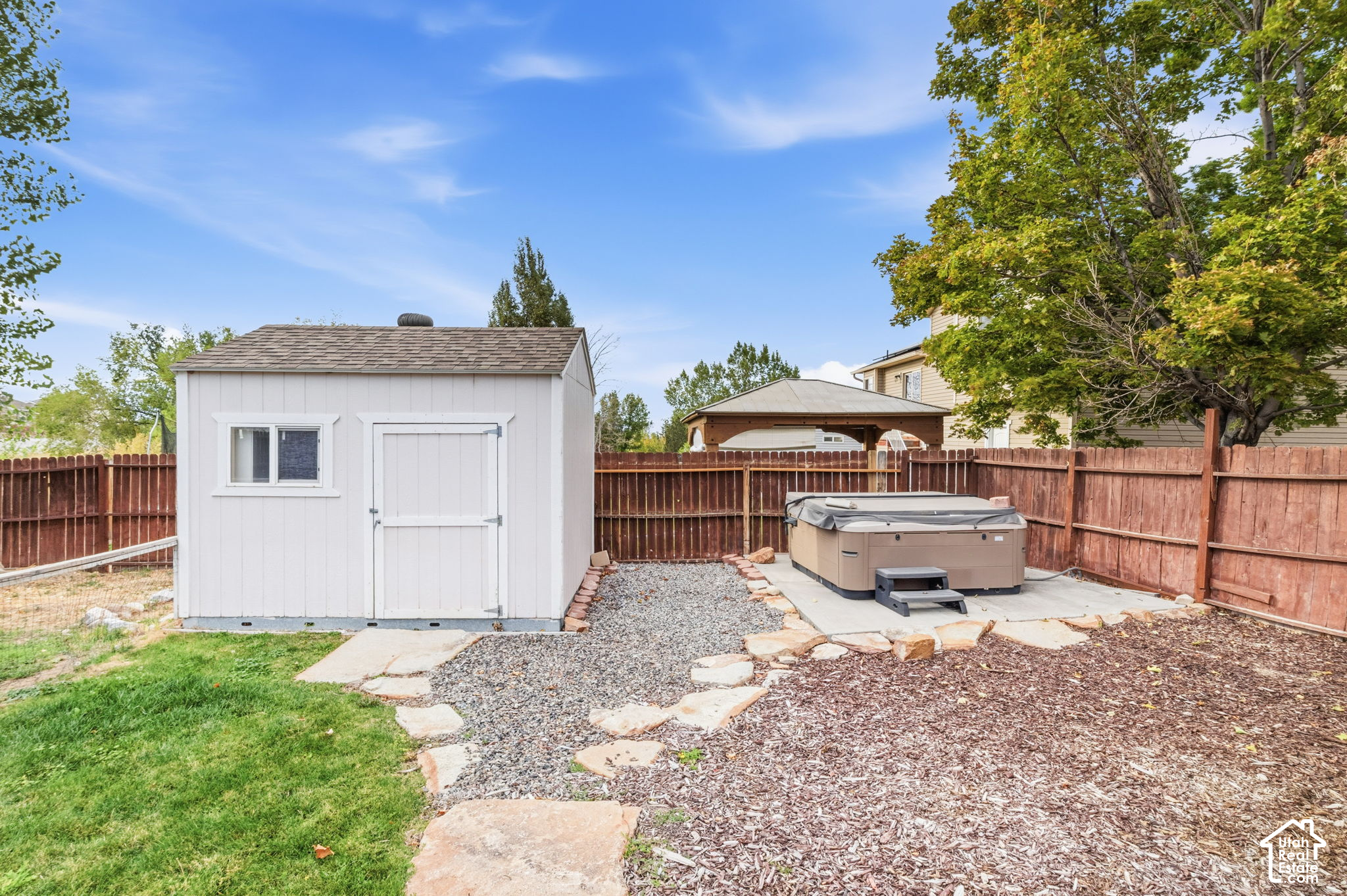 main property photo 34