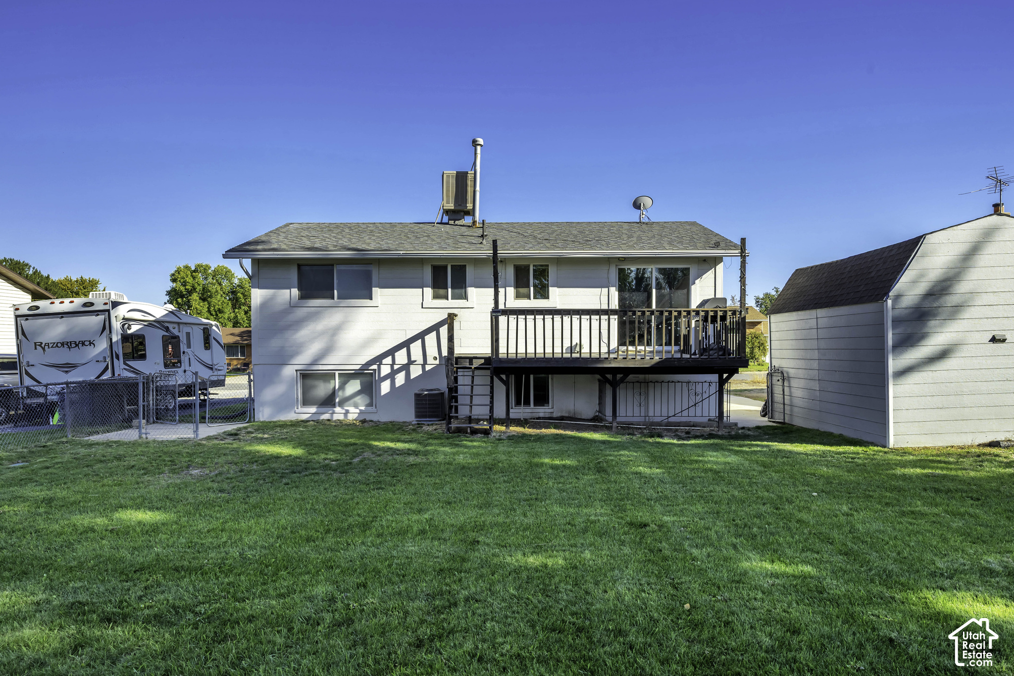 main property photo 23