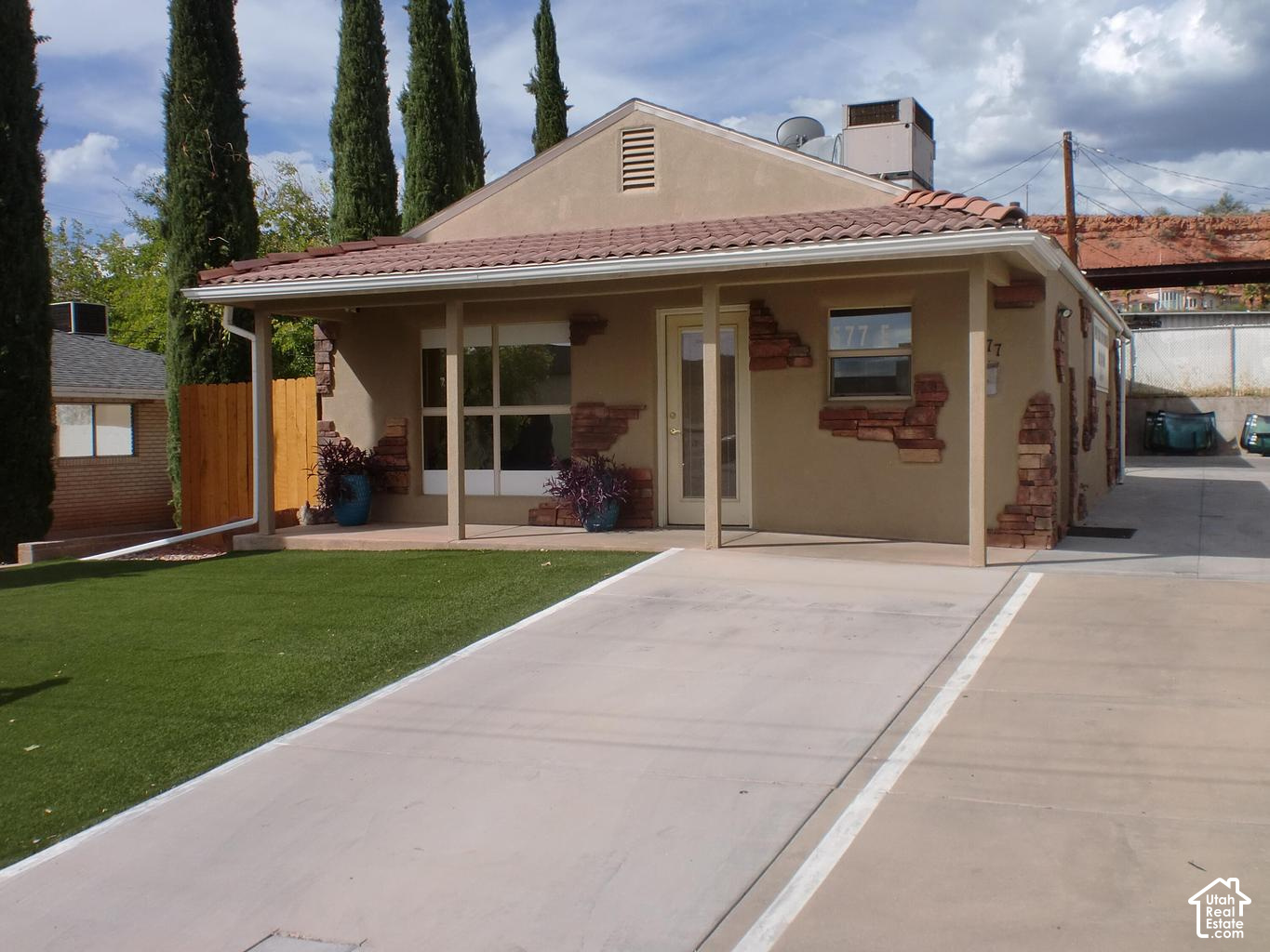main property photo 13