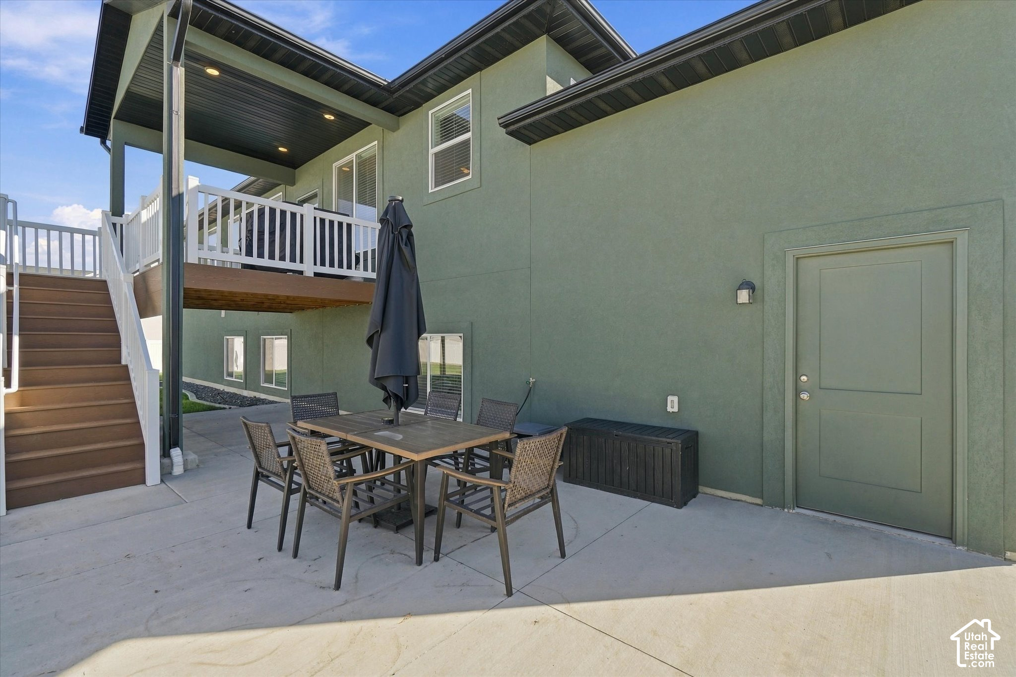 main property photo 28