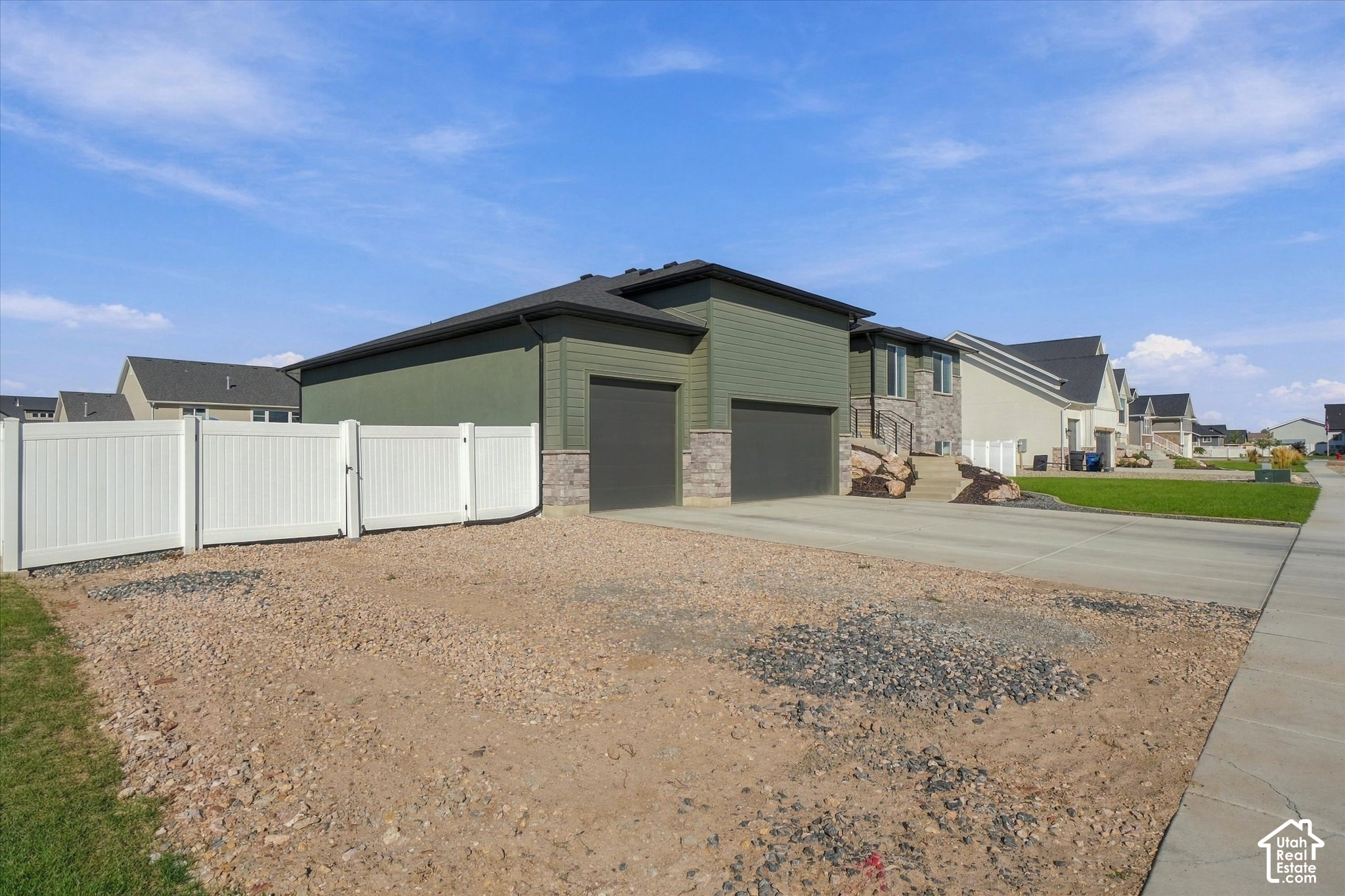main property photo 44