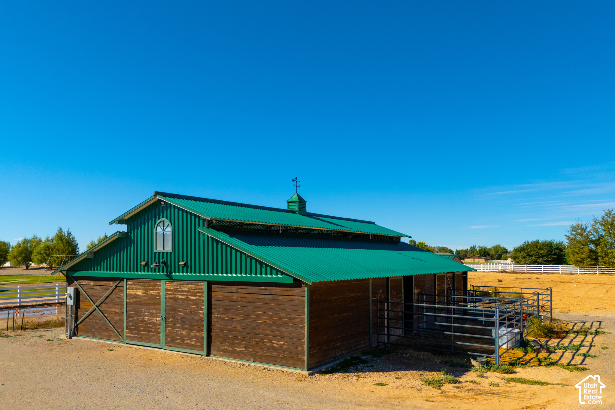 main property photo 40
