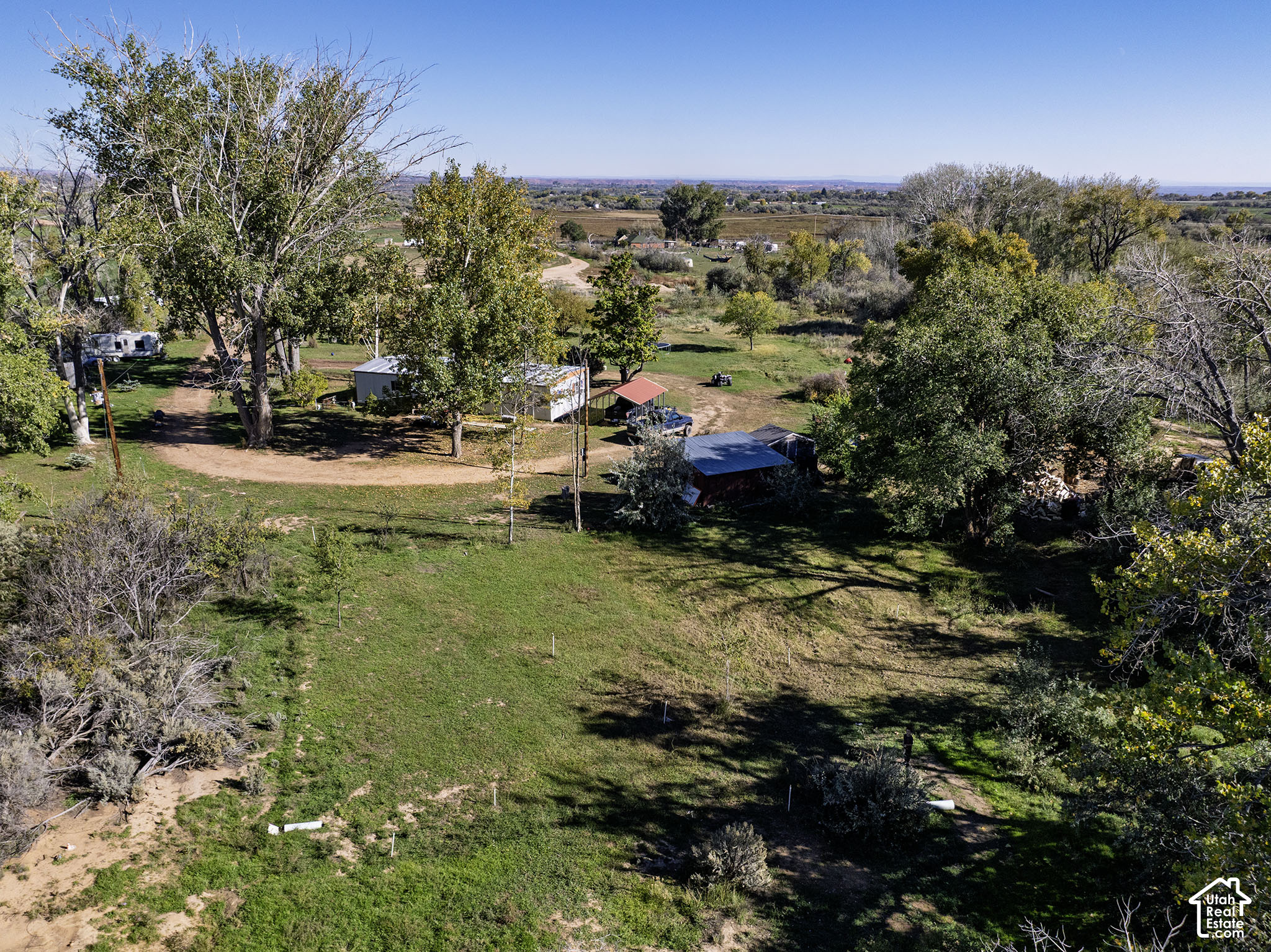 main property photo 28