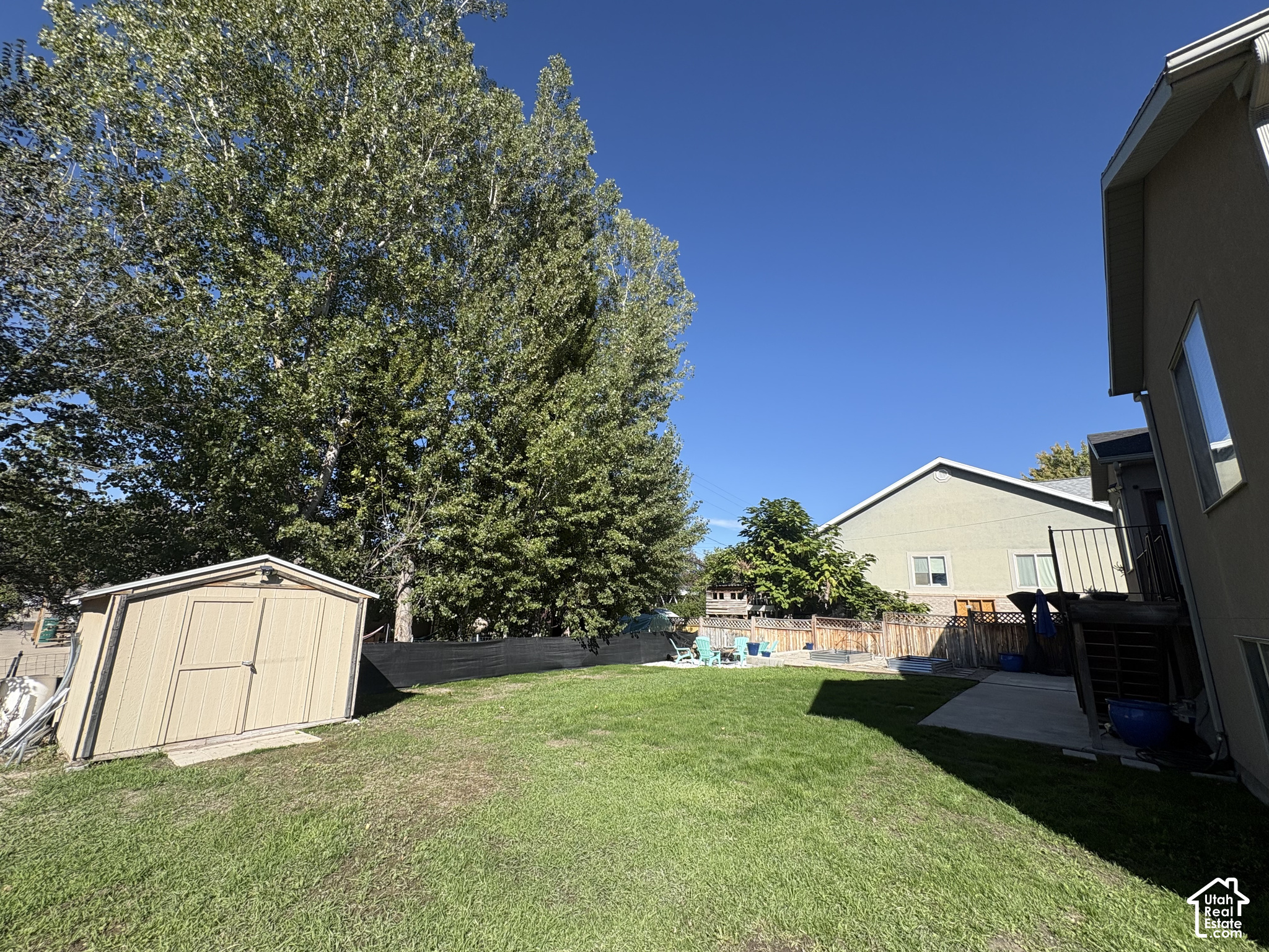 main property photo 23