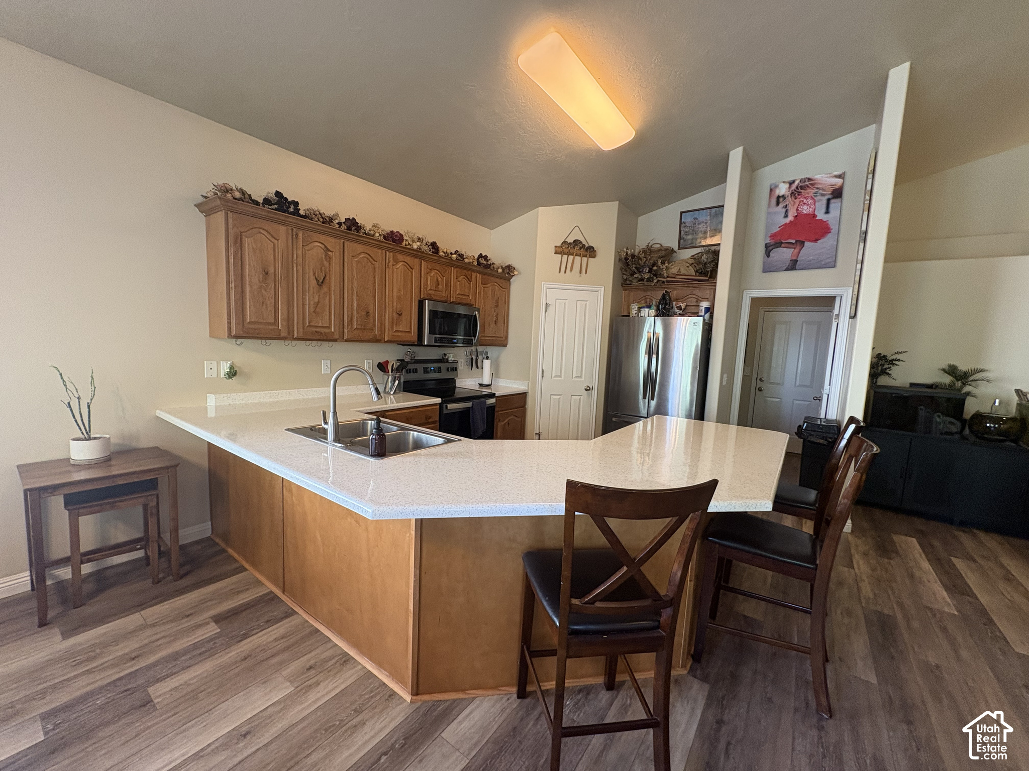 main property photo 9