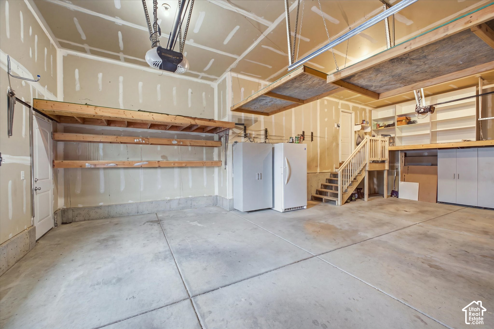 main property photo 35
