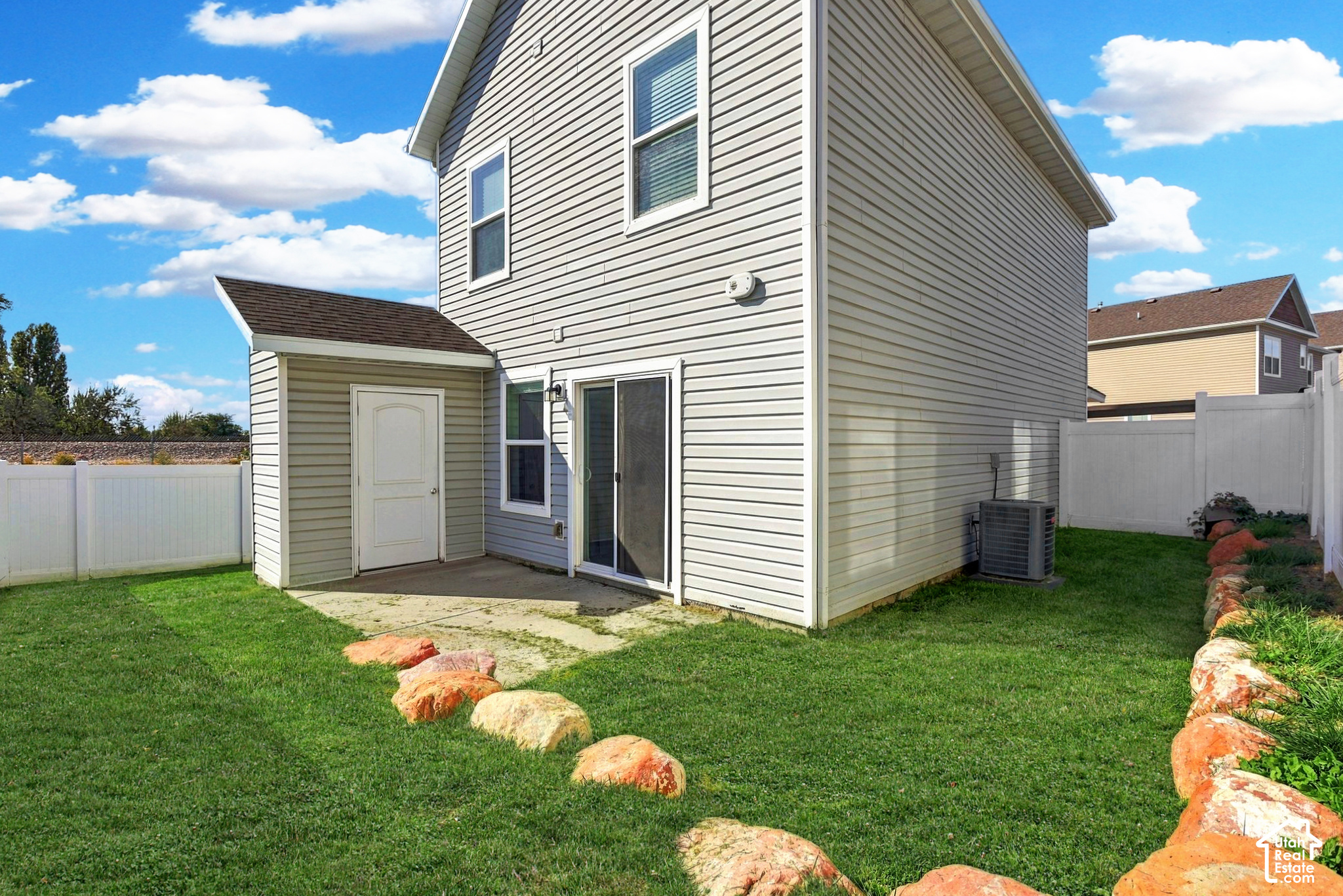 main property photo 13