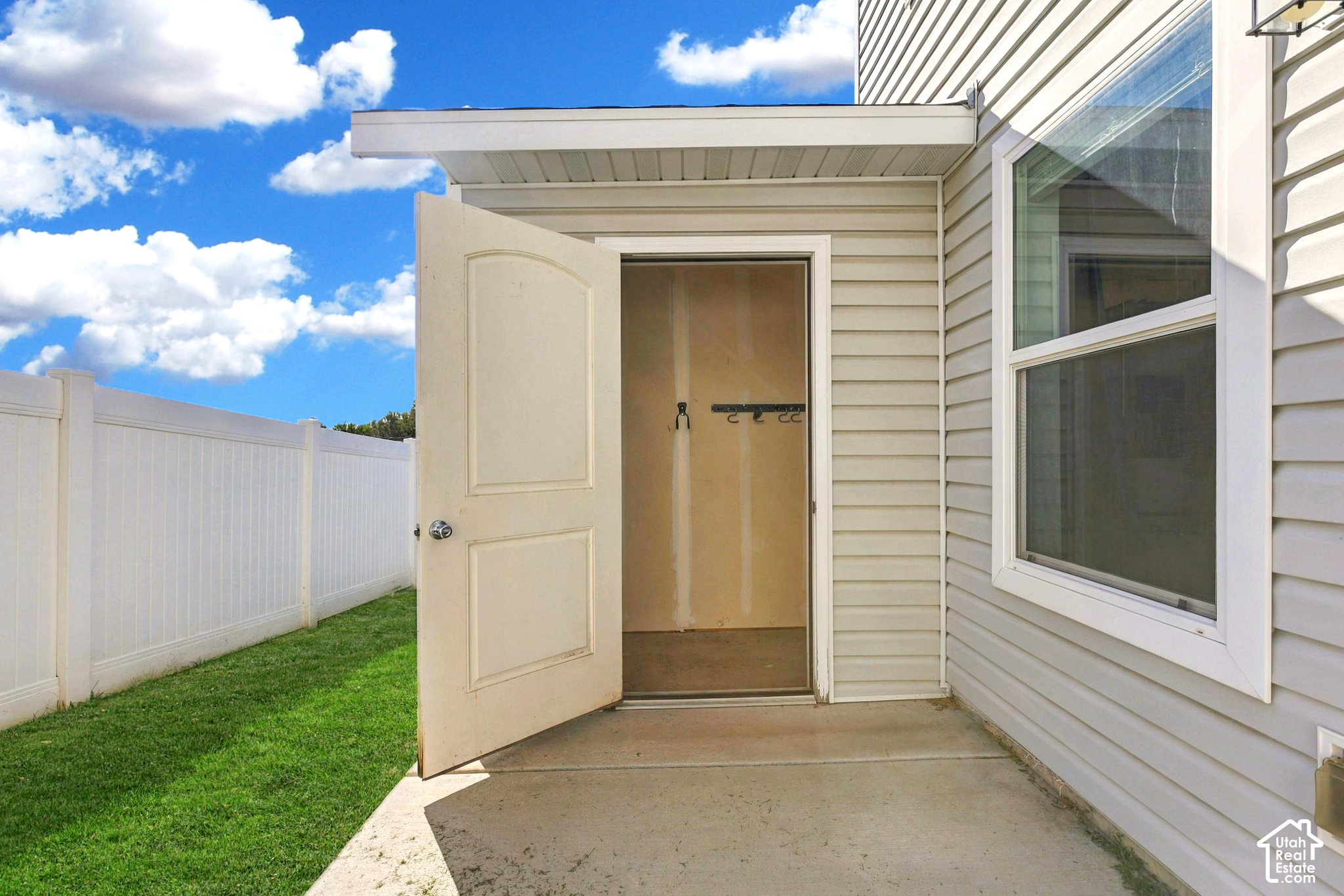 main property photo 15