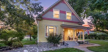 image of property with 5 Bed | 1 Bath | 1,910 Sqft