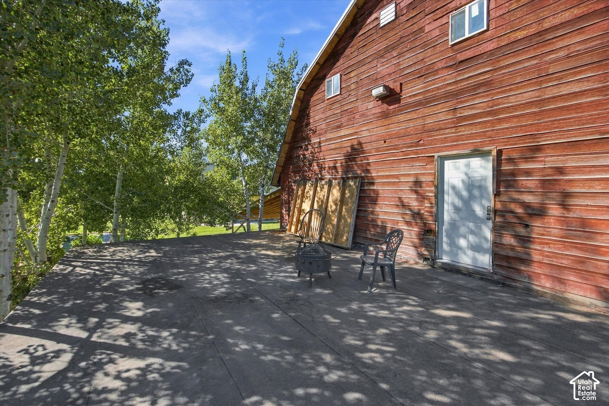 main property photo 12