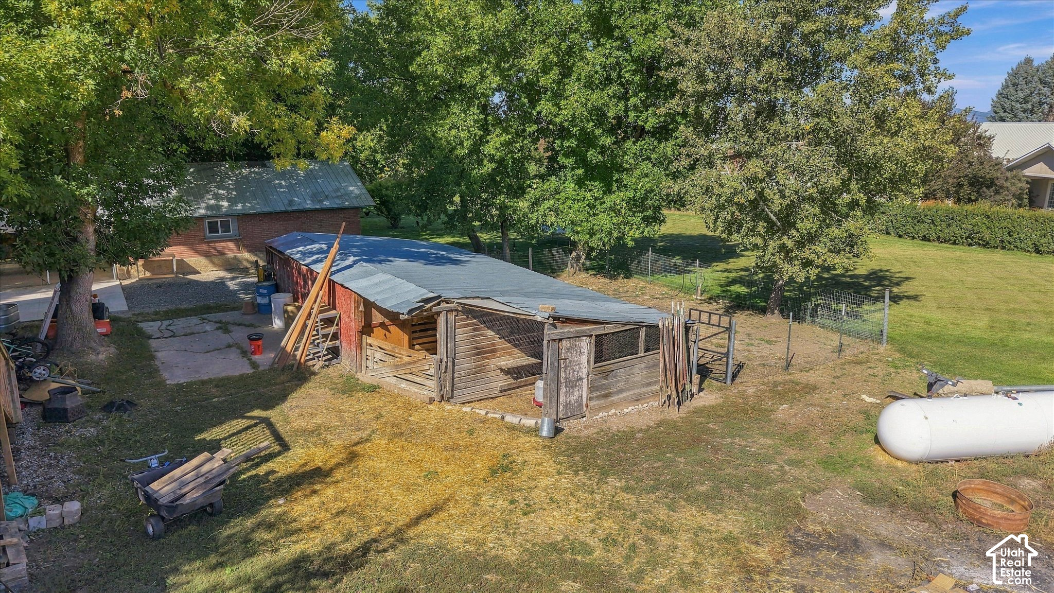 main property photo 23