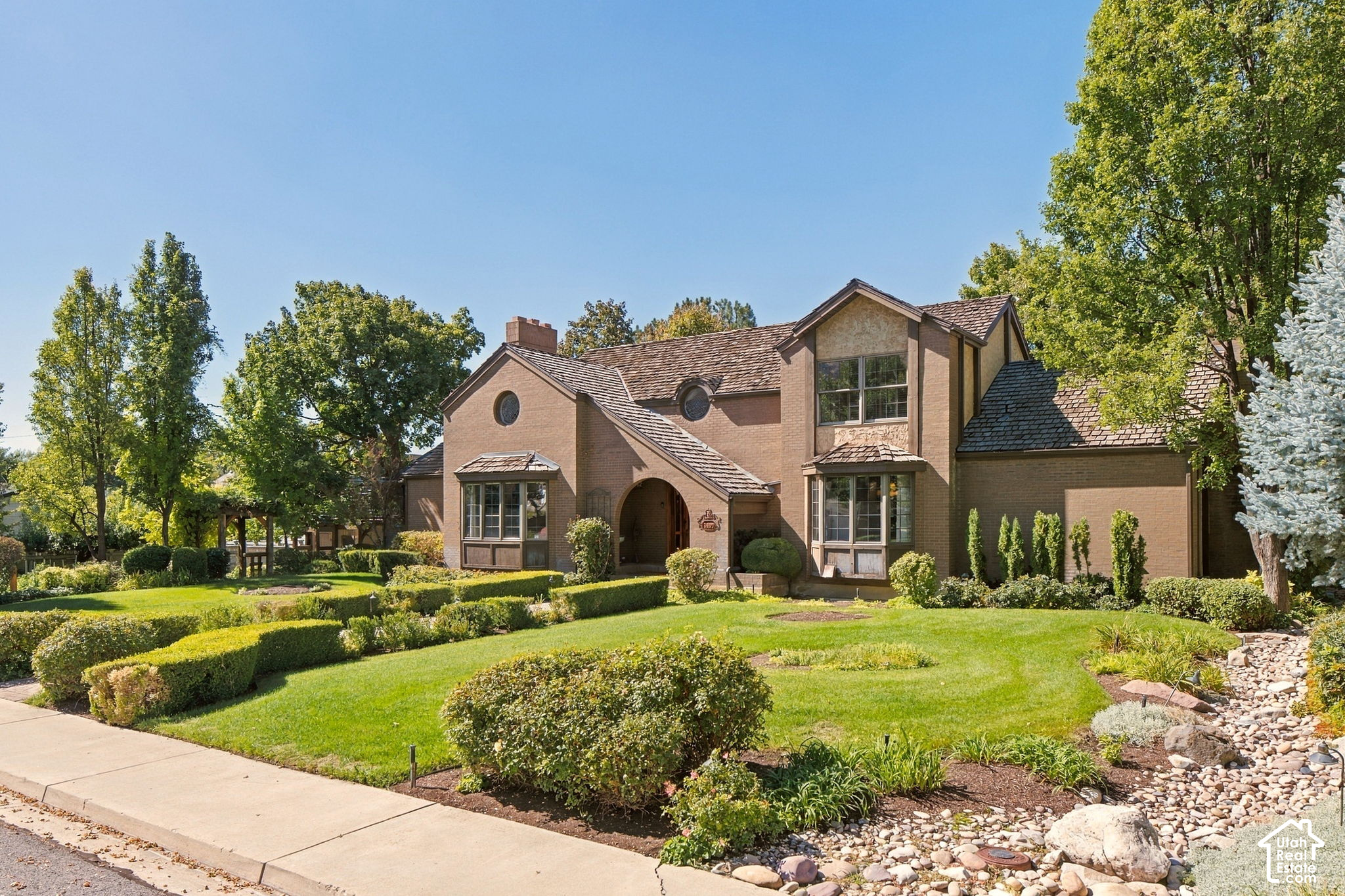 main property photo 2