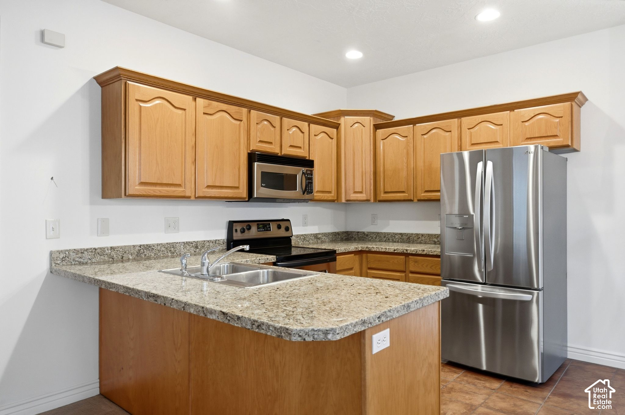 main property photo 6