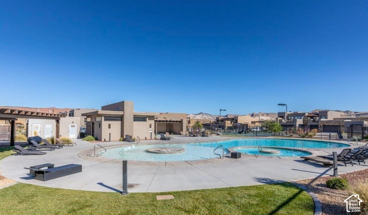 main property photo 28