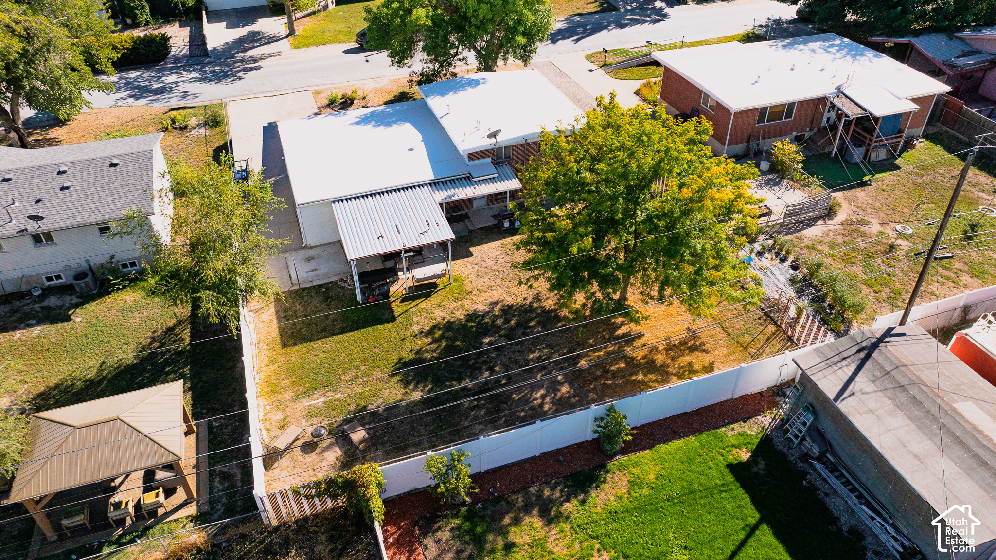 main property photo 13