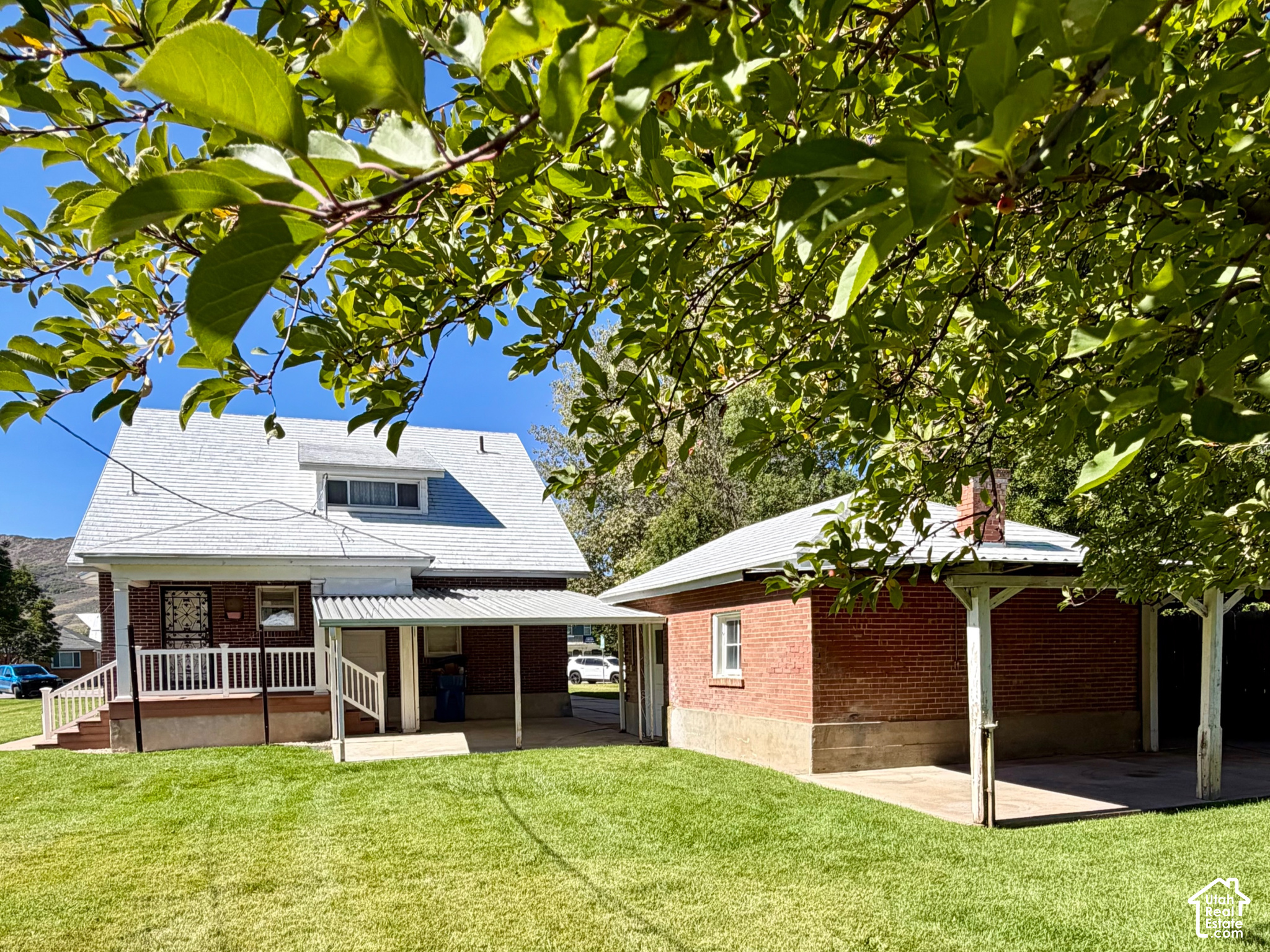 main property photo 3