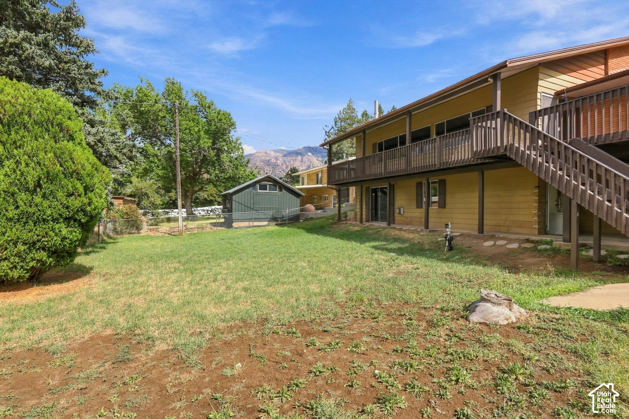 main property photo 40