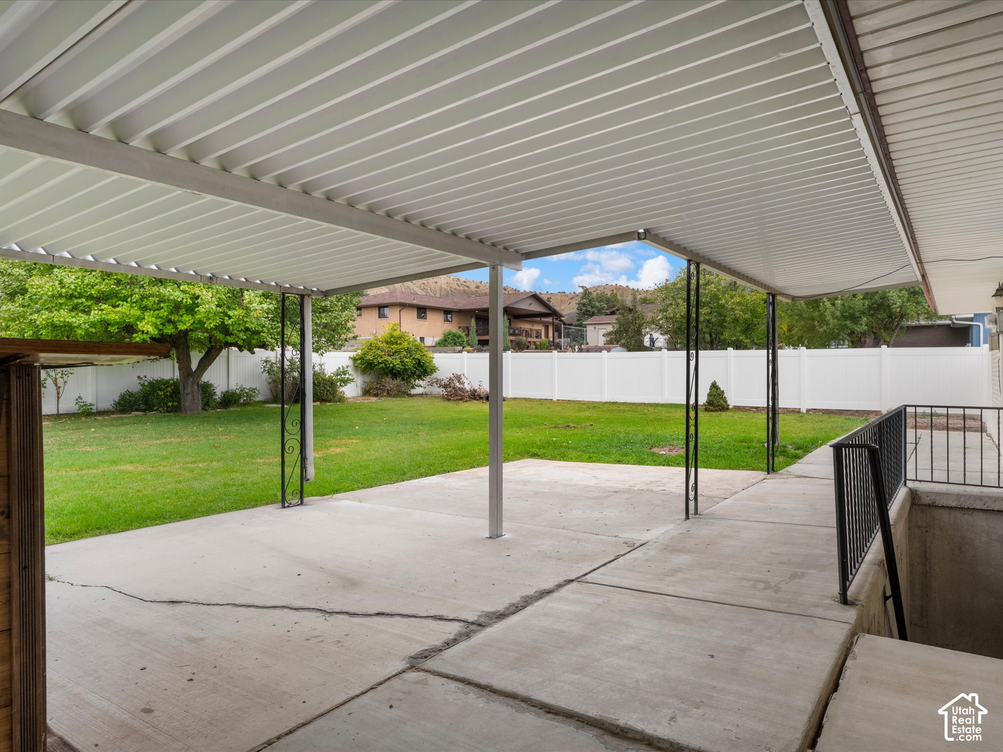 main property photo 16