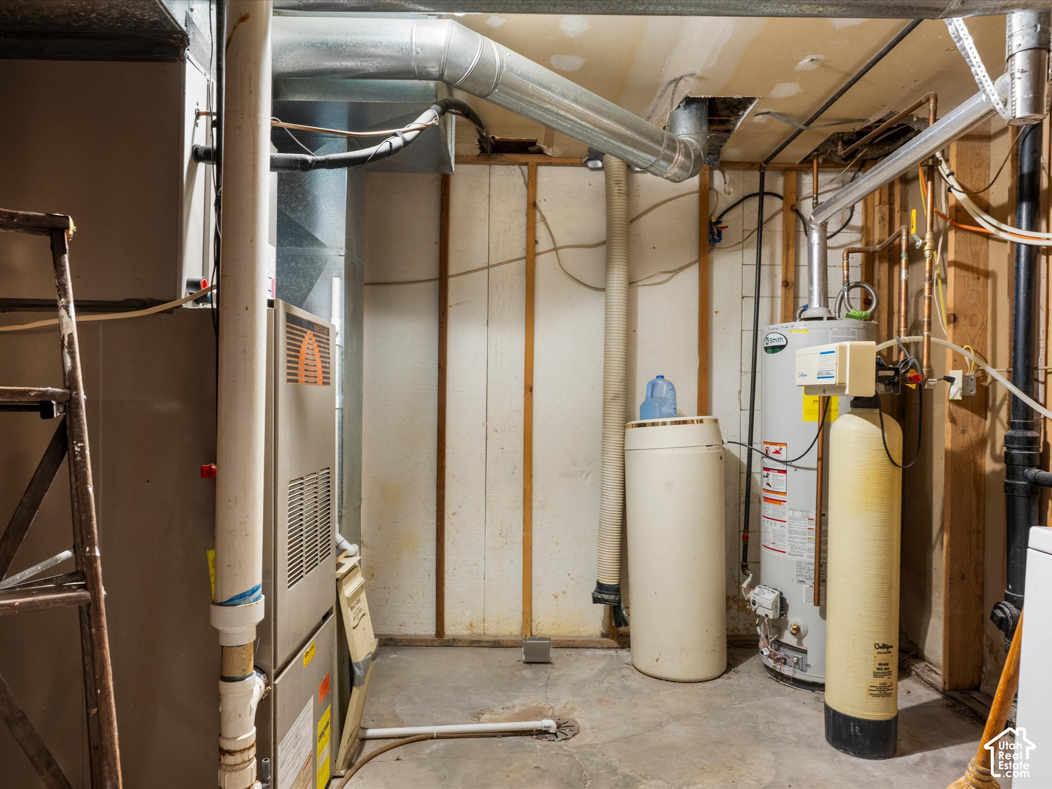 main property photo 35