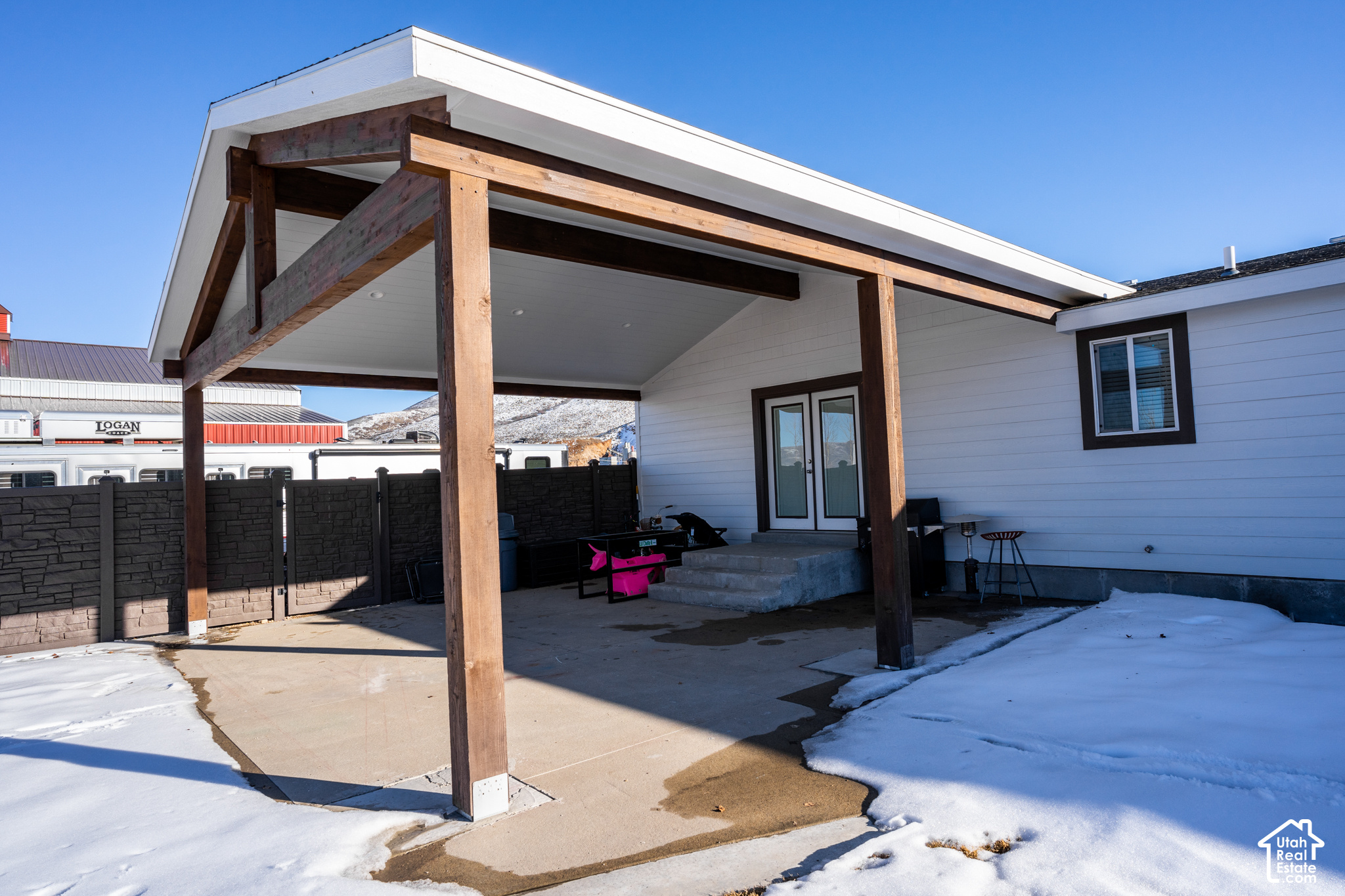 main property photo 20