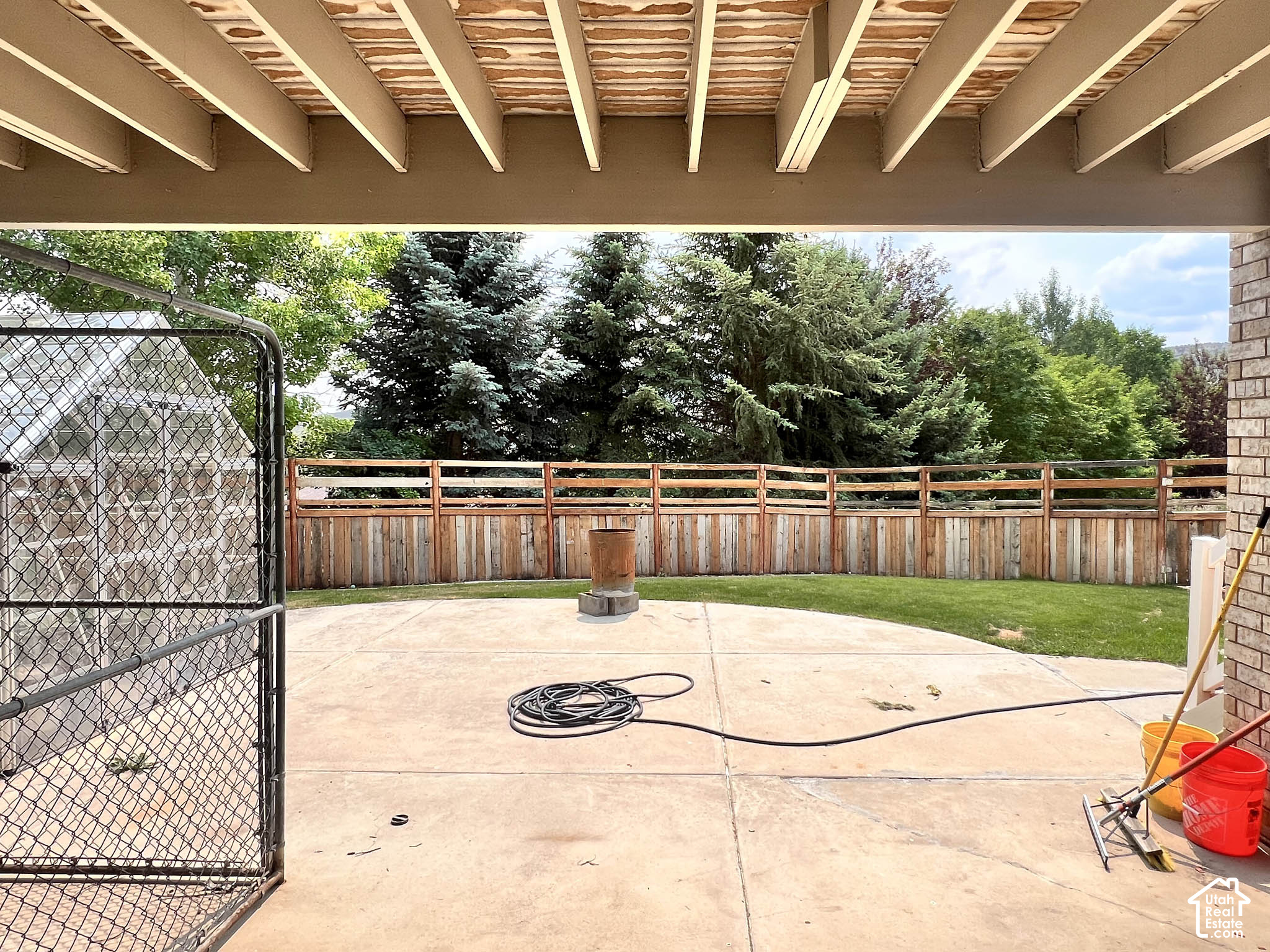 main property photo 40