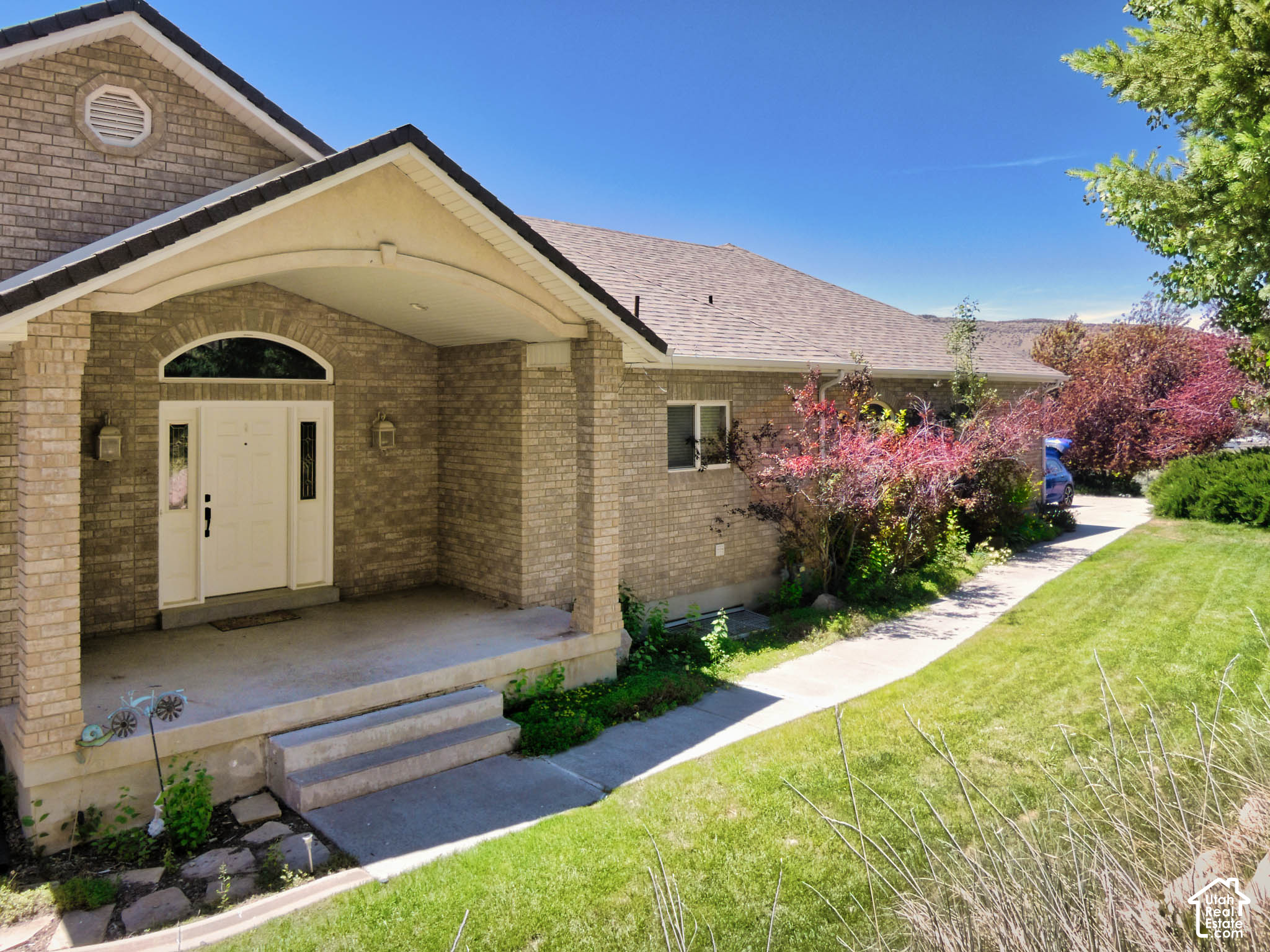 main property photo 6