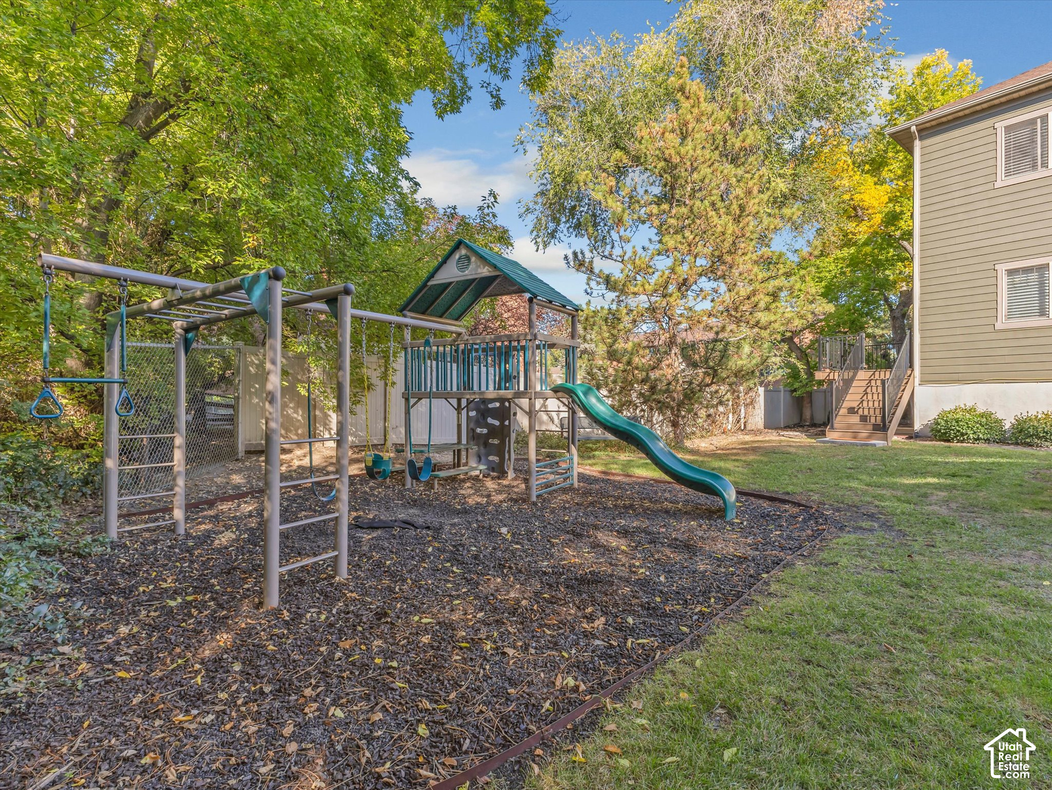 main property photo 25