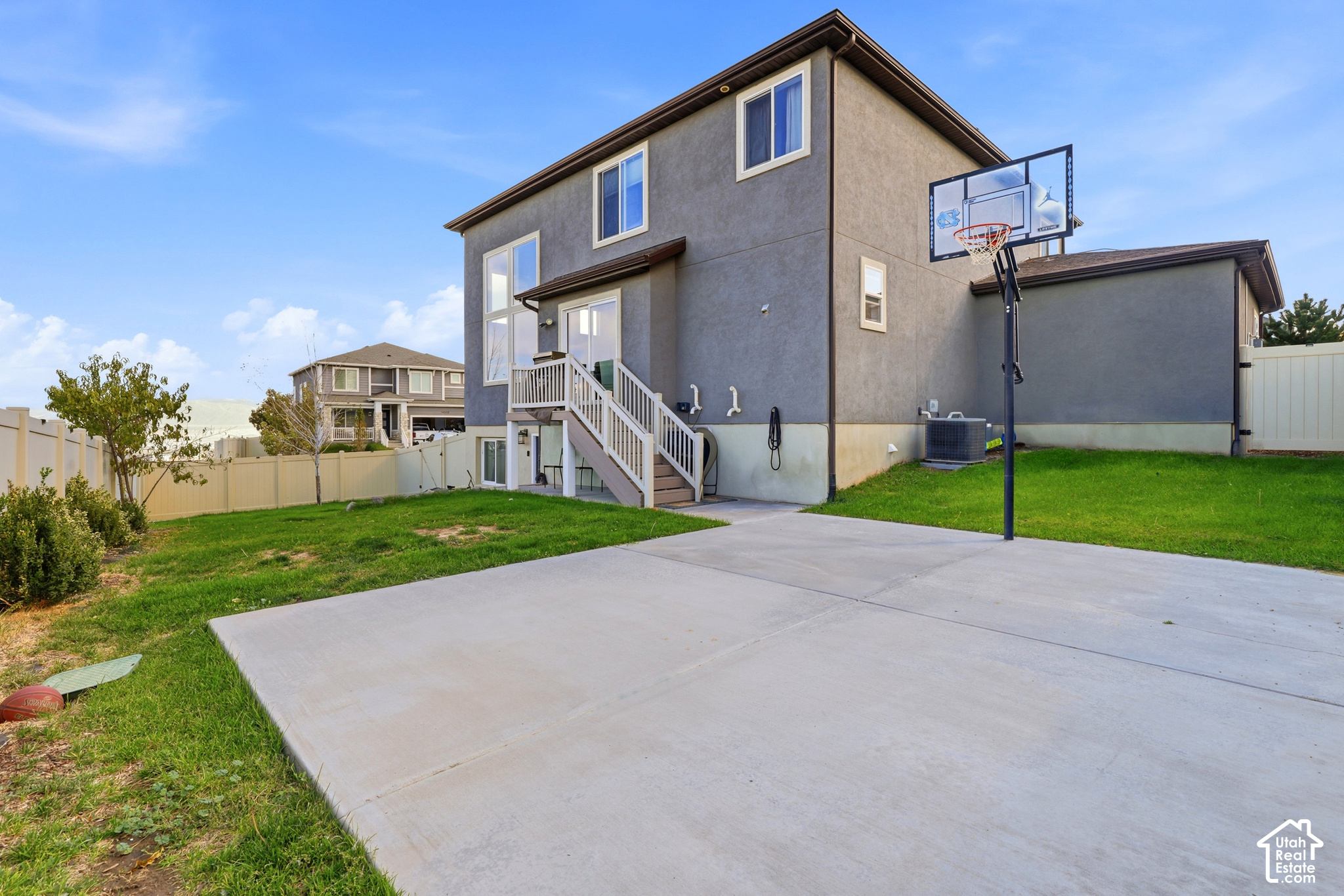 main property photo 40