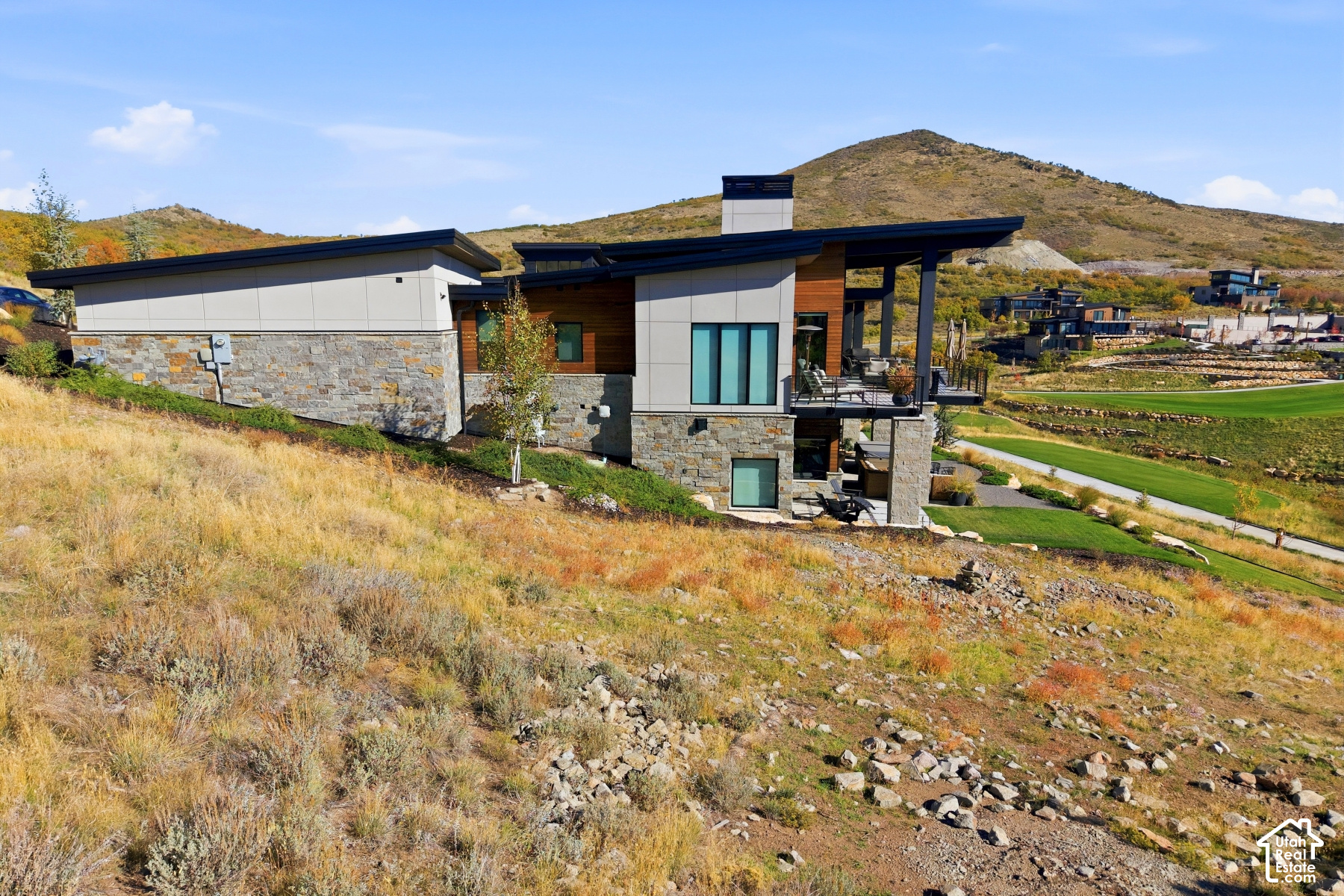 main property photo 34