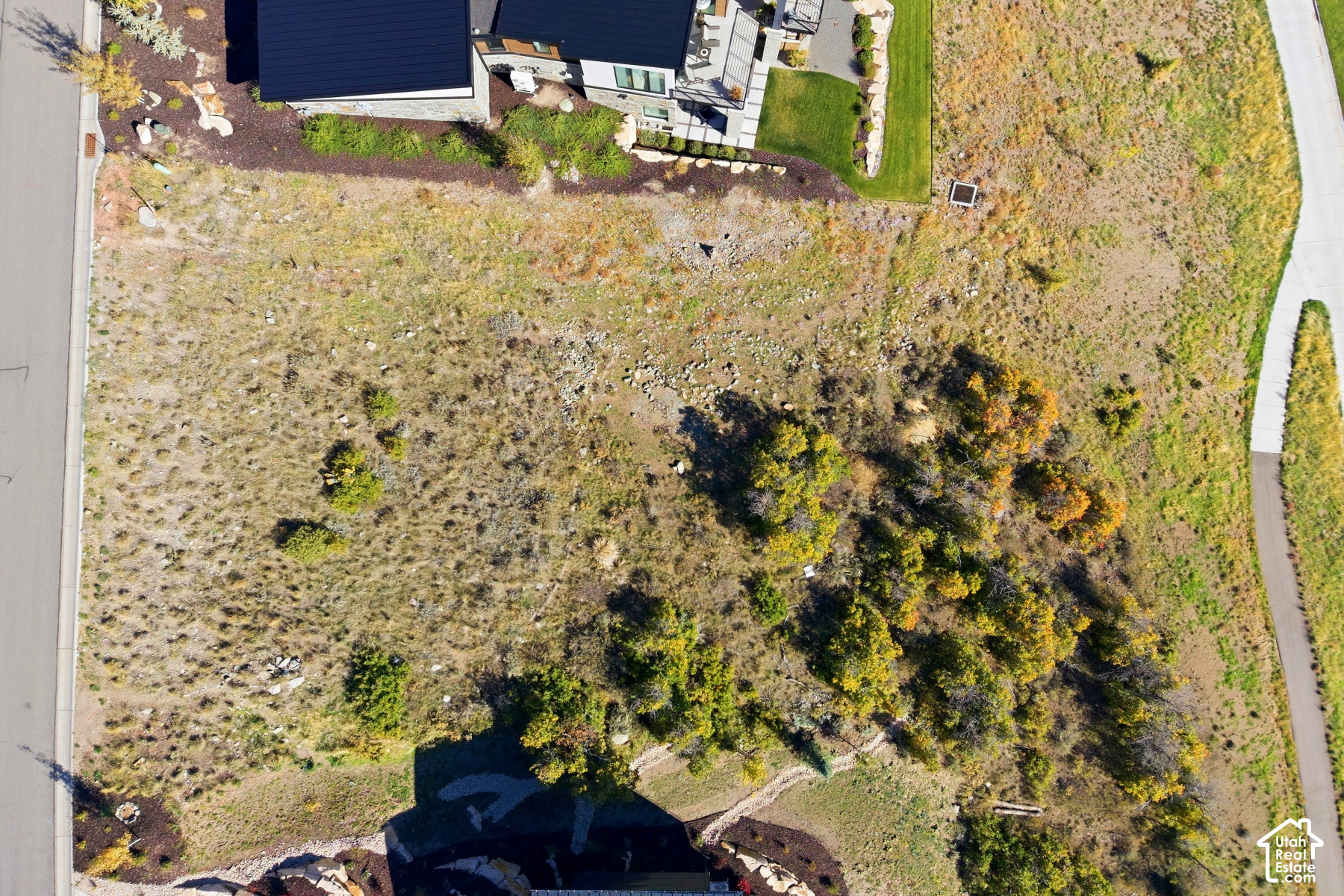 main property photo 36