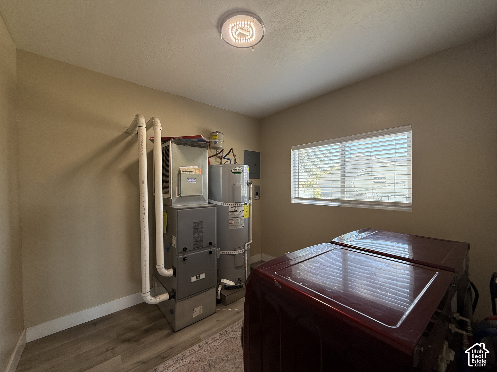 main property photo 8