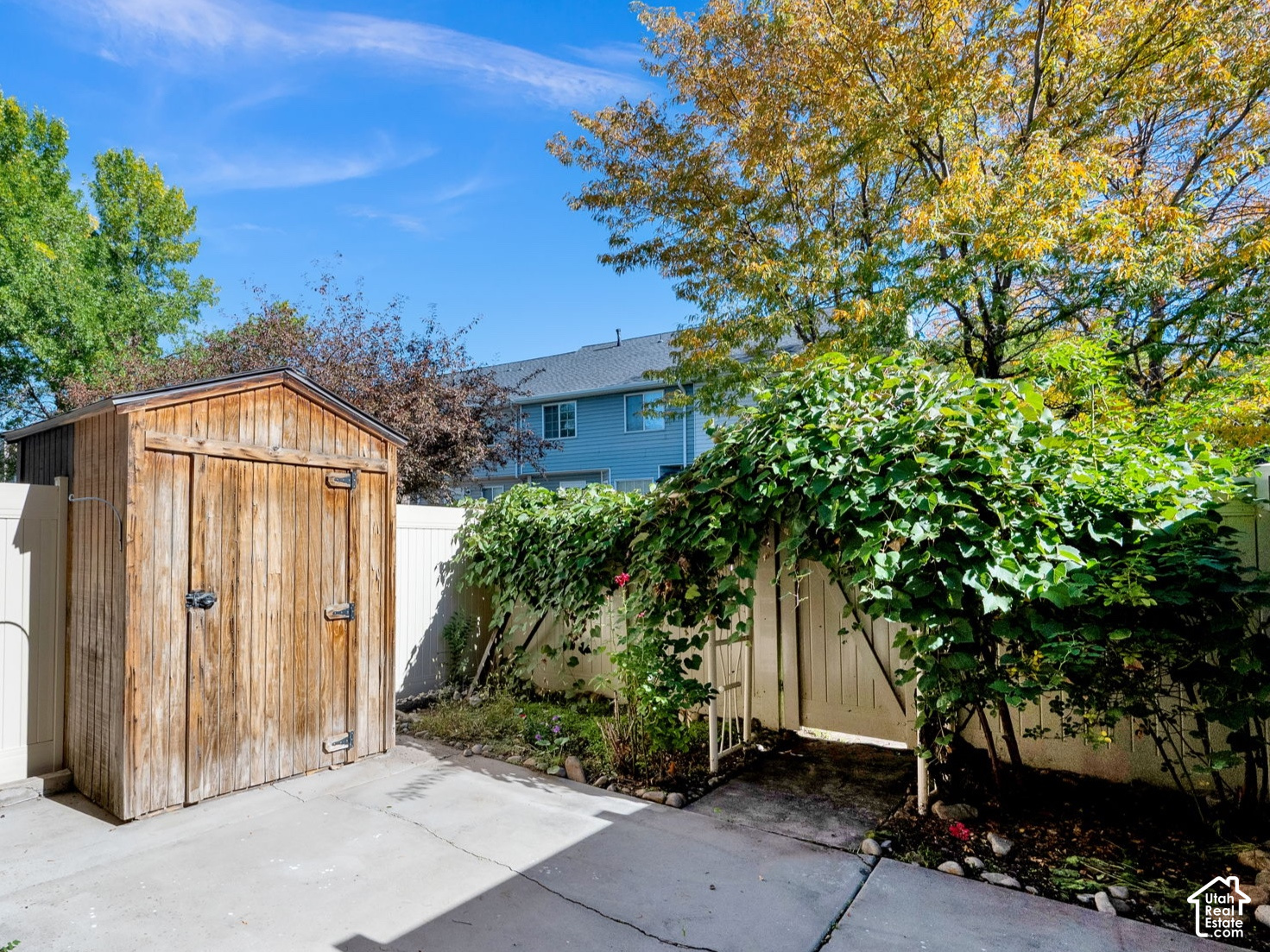 main property photo 5