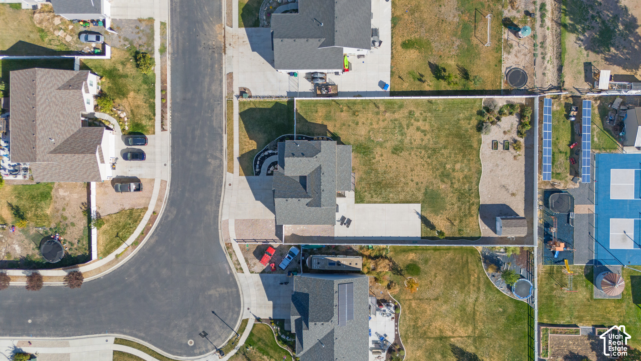 main property photo 37