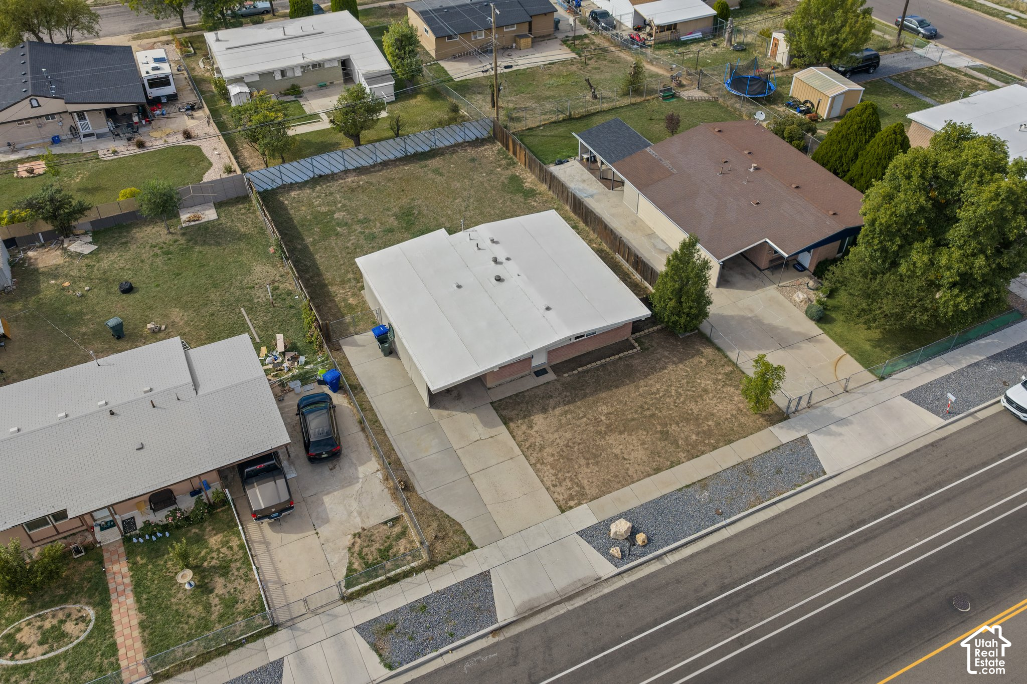 main property photo 32