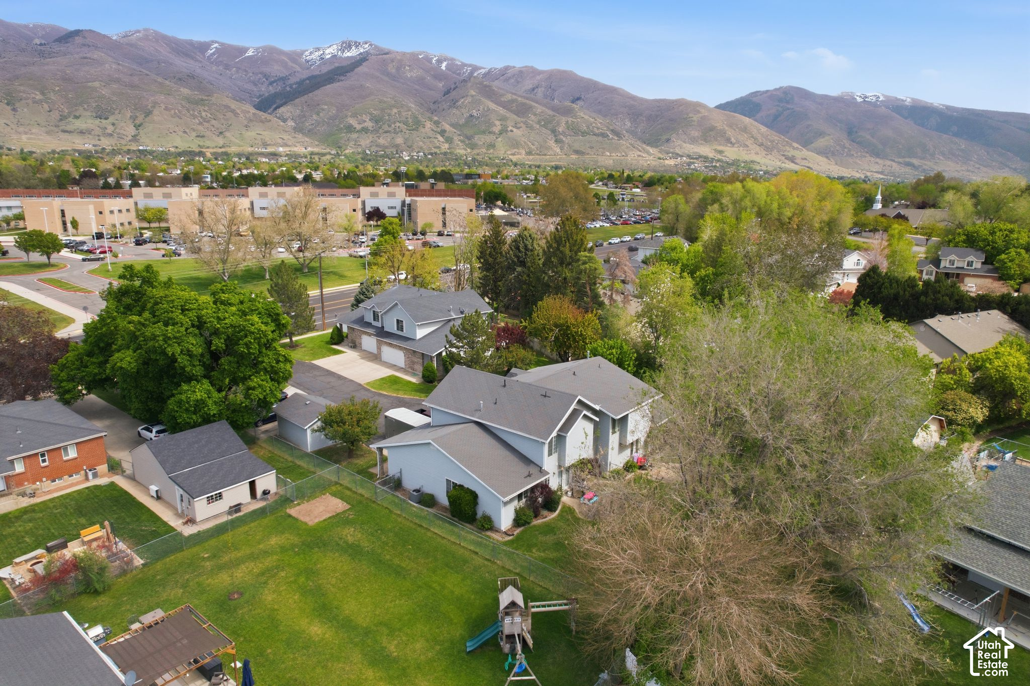 main property photo 13