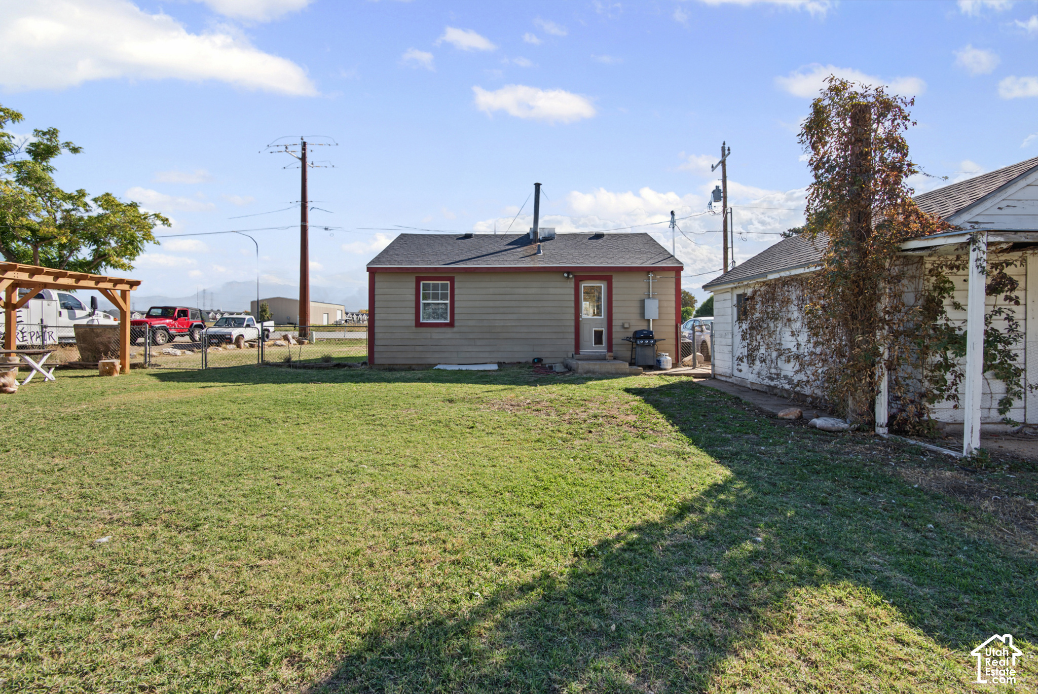 main property photo 24