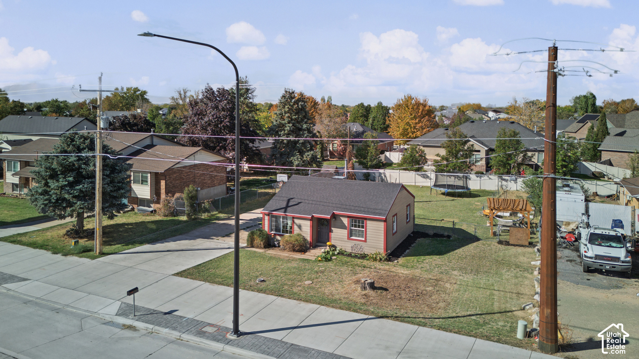 main property photo 30